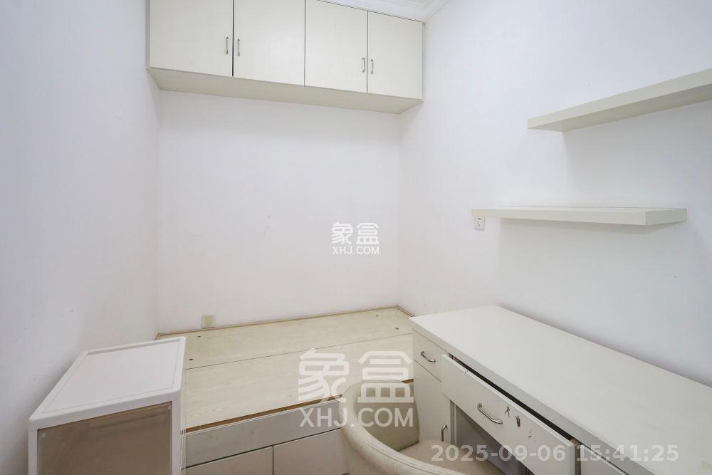 南山雍江汇(滨江国际新城) 3室2厅1卫 3000.0元/月 南山雍江汇(滨江国际新城) 3室2厅1卫 3000.0元/月室内图