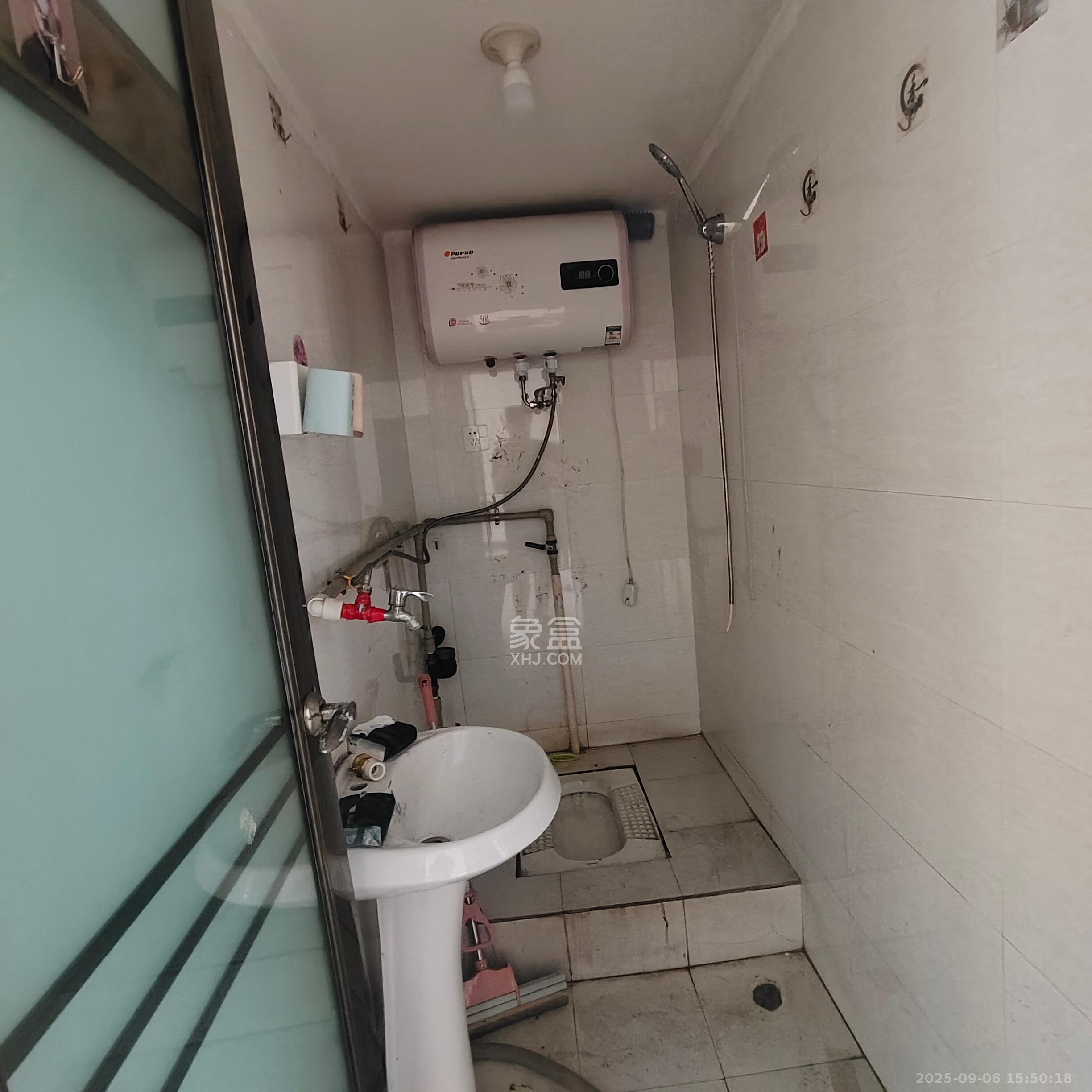 泉塘小区   75.0㎡      3200.0元/月室内图