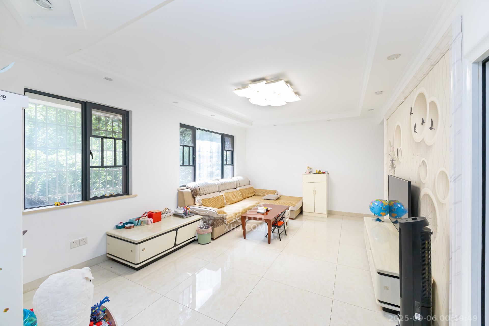 盛腾学林西岸  3室2厅1卫    59.8万 盛腾学林西岸  3室2厅1卫    59.8万客厅