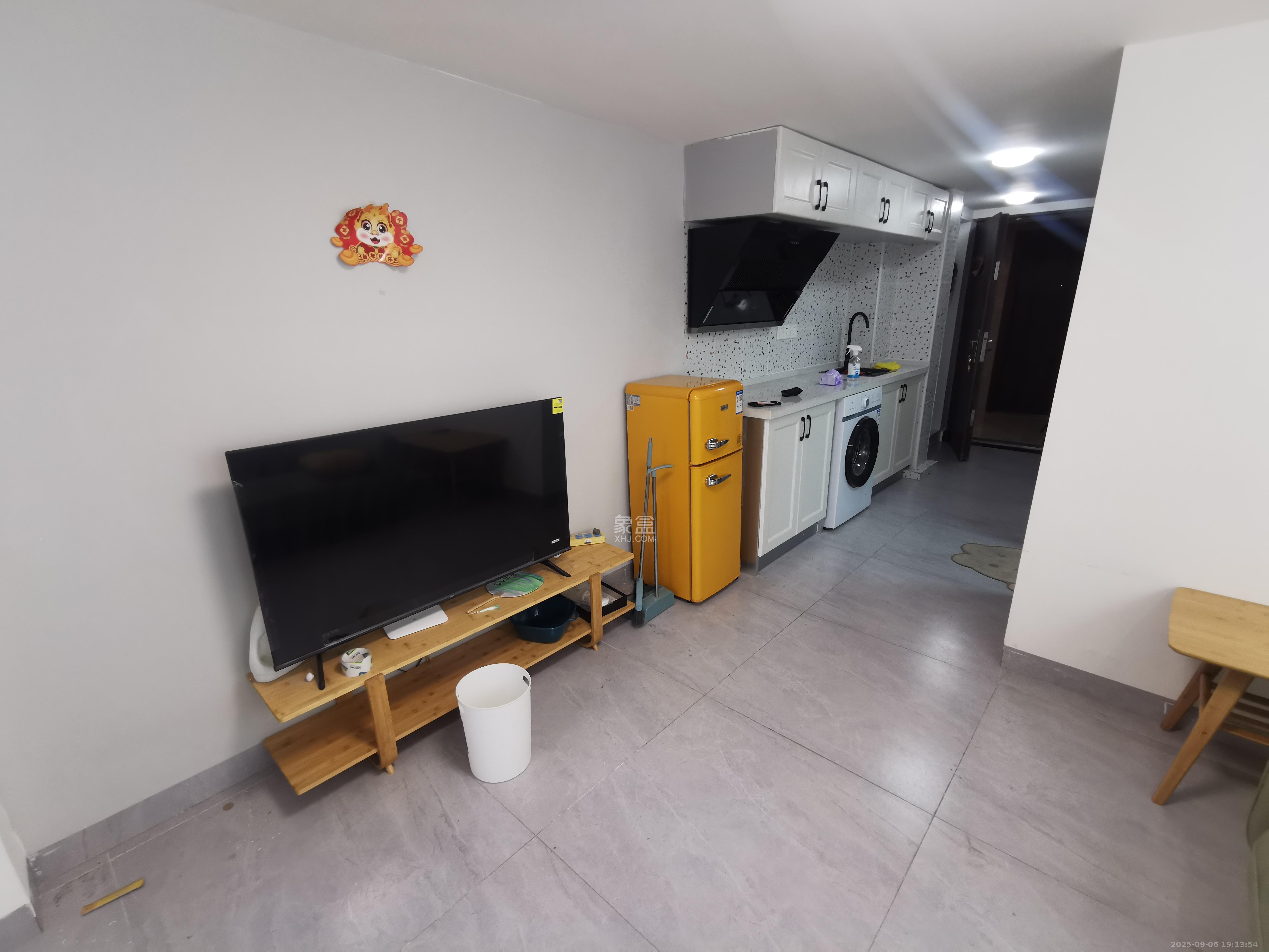 龙湖湘江星座(祺鑫星座公寓) 1室1厅1卫 1800.0元/月 龙湖湘江星座(祺鑫星座公寓) 1室1厅1卫 1800.0元/月室内图