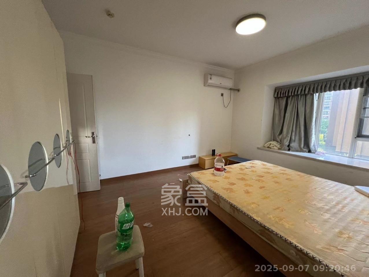 金地格林公馆 3室2厅2卫 3200.0元/月 金地格林公馆 3室2厅2卫 3200.0元/月室内图