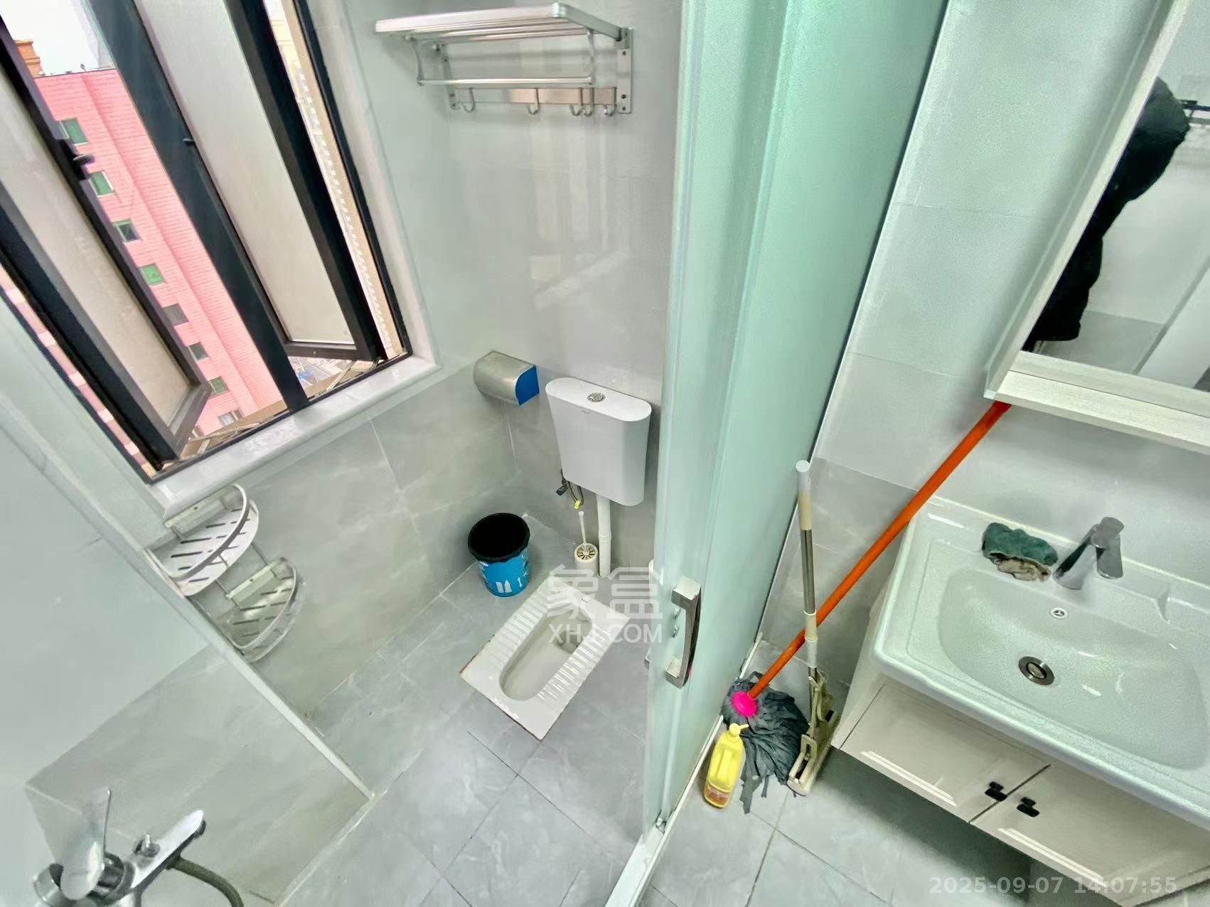 韭菜园嘉苑  2室2厅1卫    3200.0元/月室内图