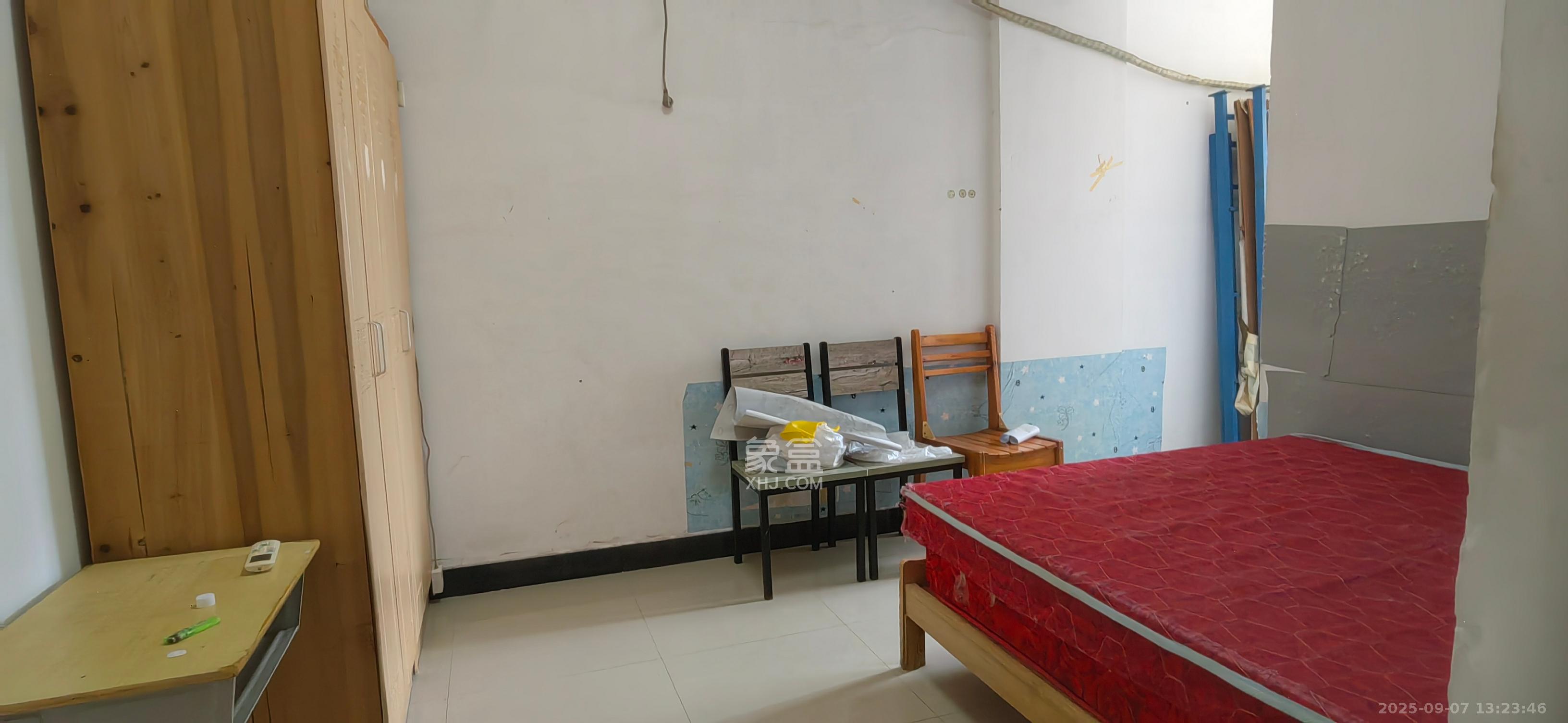 新桥沁园（银港农贸市场）  3室1厅1卫    1700.0元/月室内图