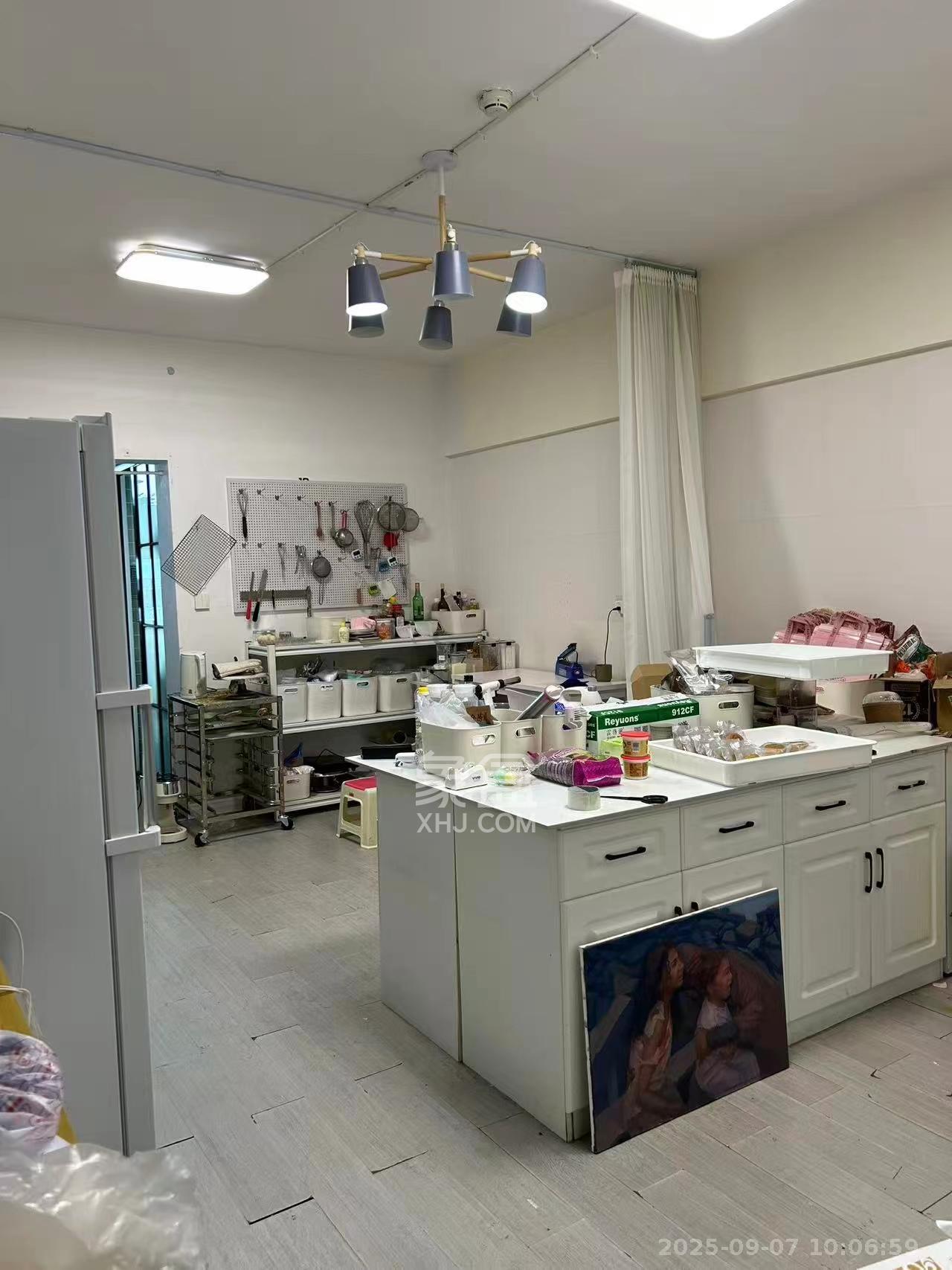 未来漫城  1室1厅1卫   1300.00元/月