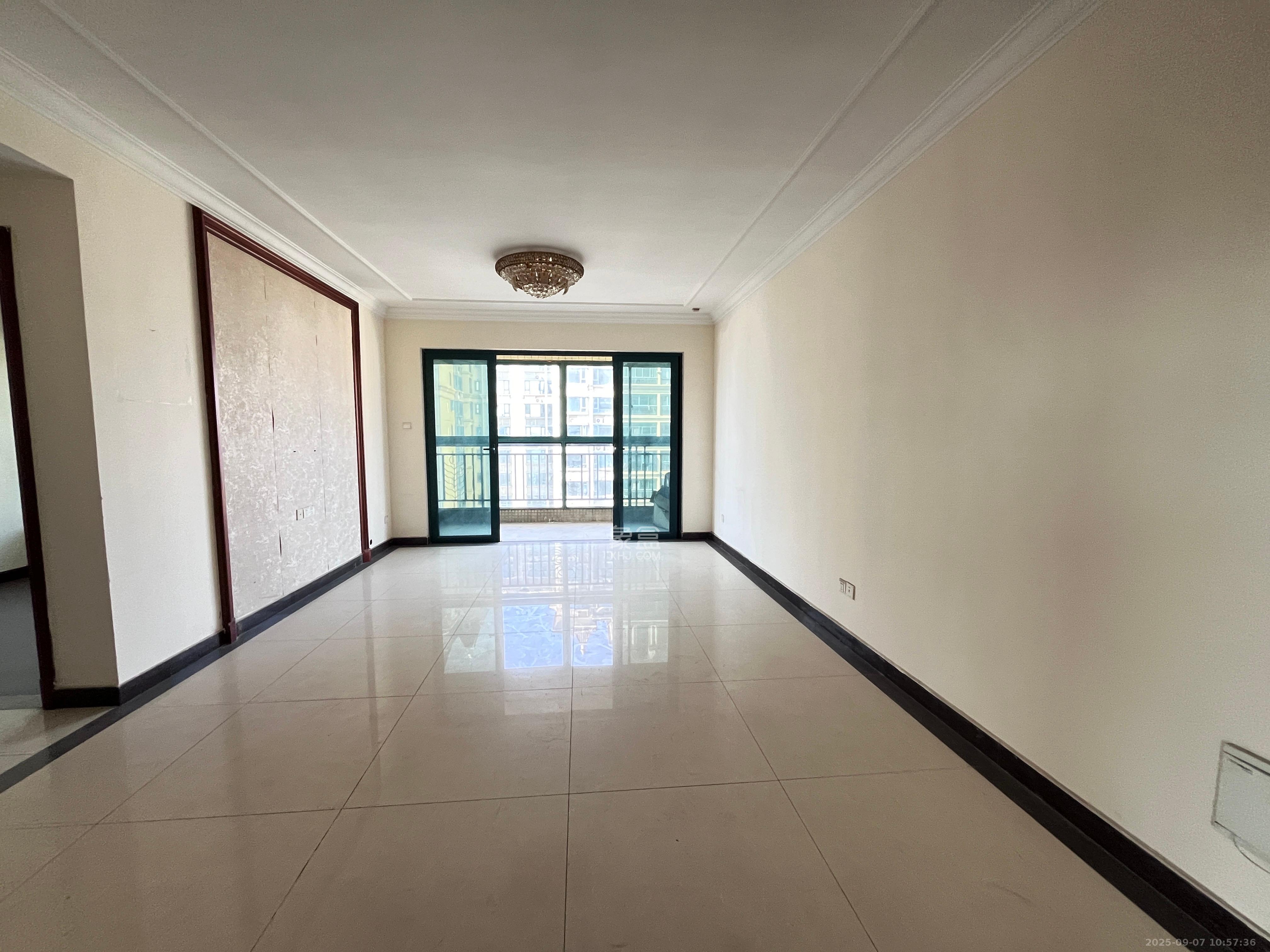 恒大绿洲 3室1厅1卫 2300.0元/月 恒大绿洲 3室1厅1卫 2300.0元/月室内图