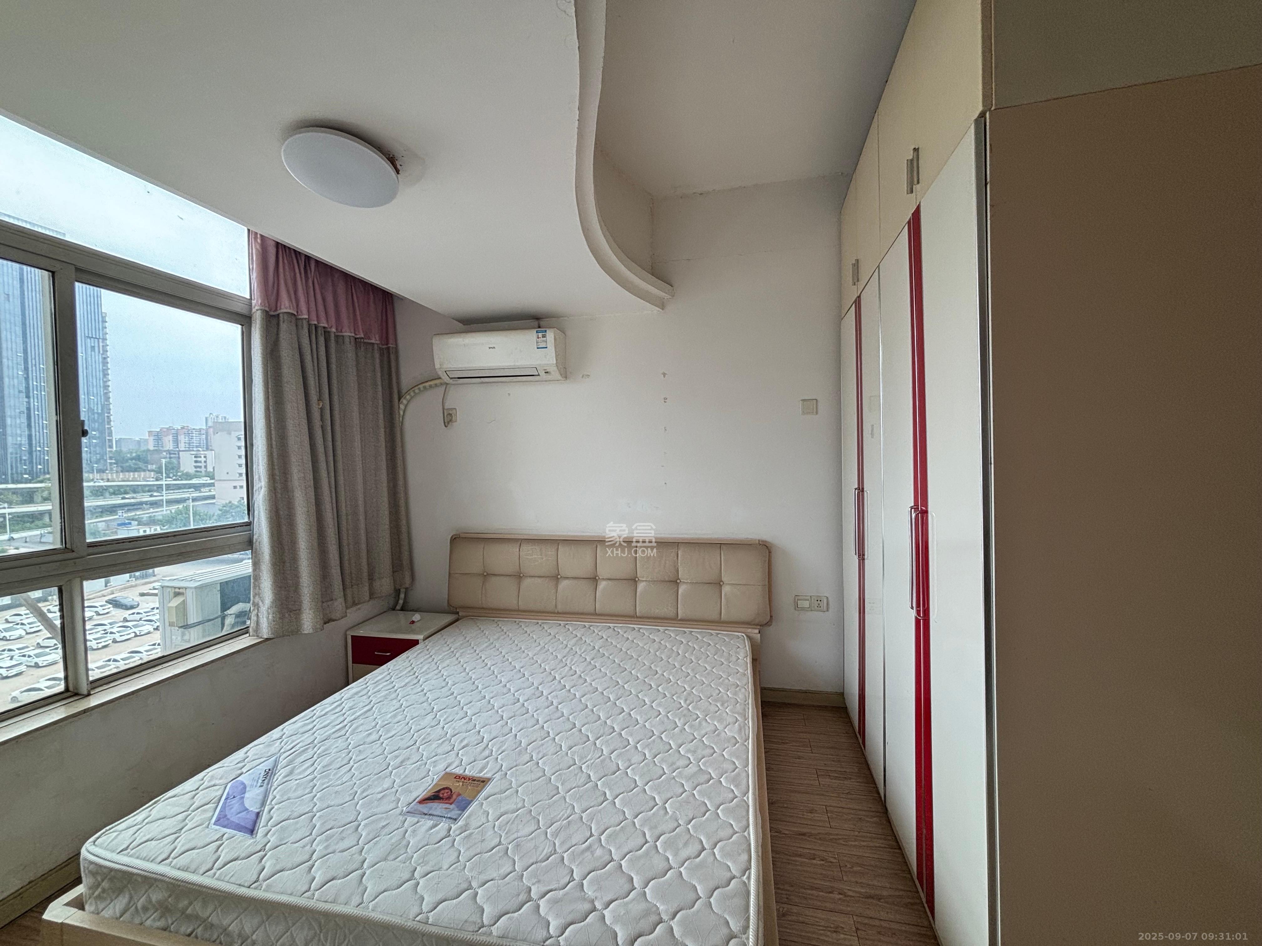 豪菲斯国际公寓（缤纷一季）  1室1厅1卫    1500.0元/月室内图