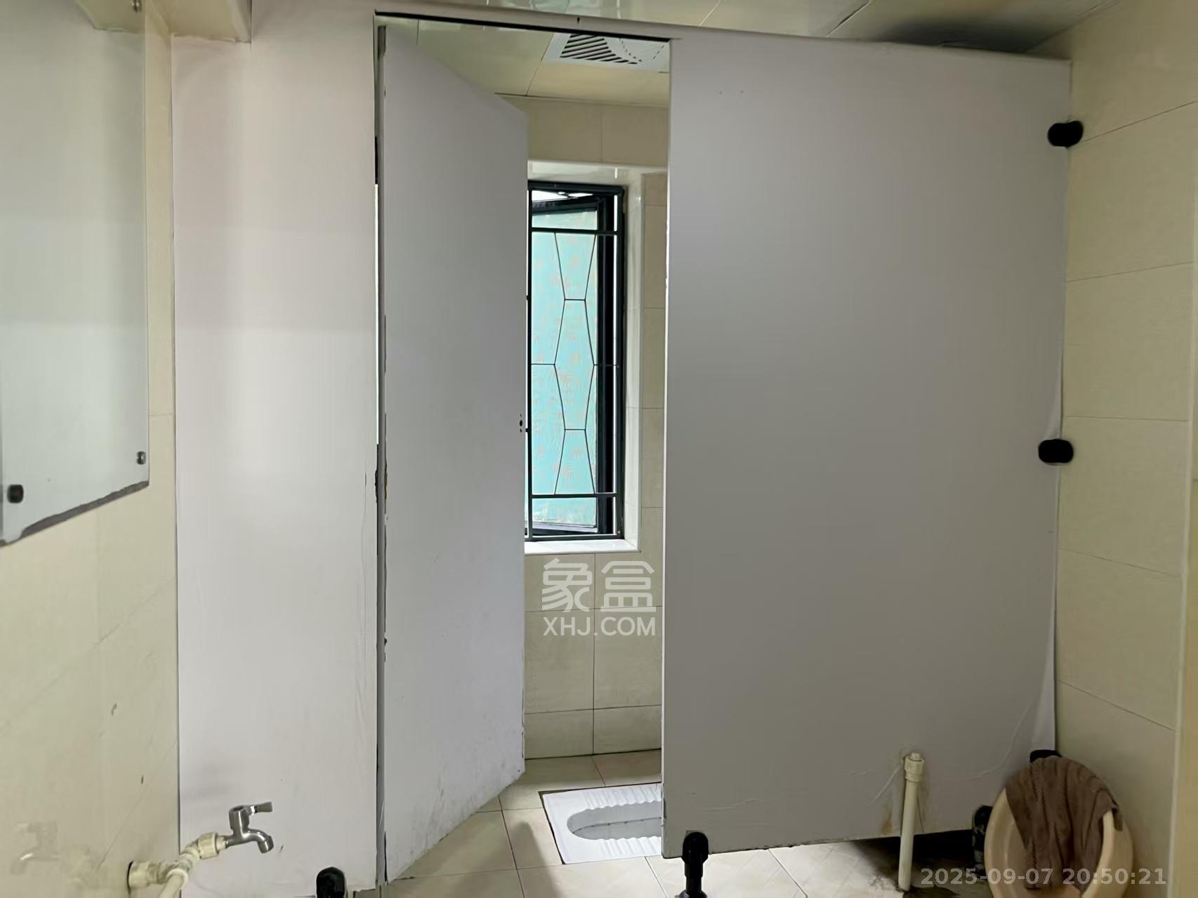 城市快线(新建大厦) 1室2厅1卫 2500.0元/月 城市快线(新建大厦) 1室2厅1卫 2500.0元/月室内图