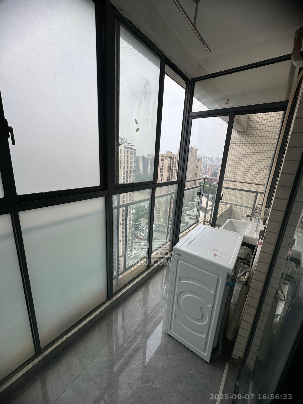 嘉宇盛世华章  1室1厅1卫    1480.0元/月室内图