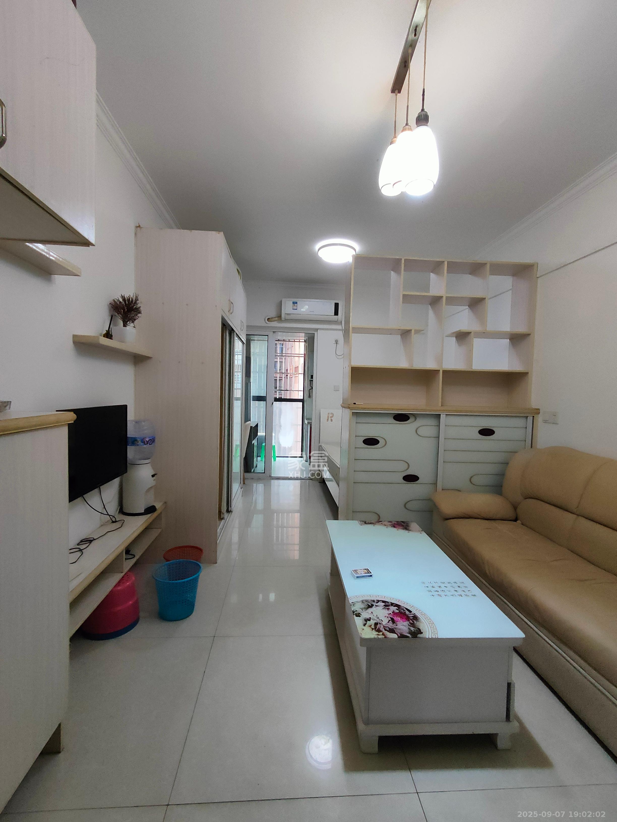 爵士湘  1室1厅1卫    1100.0元/月室内图