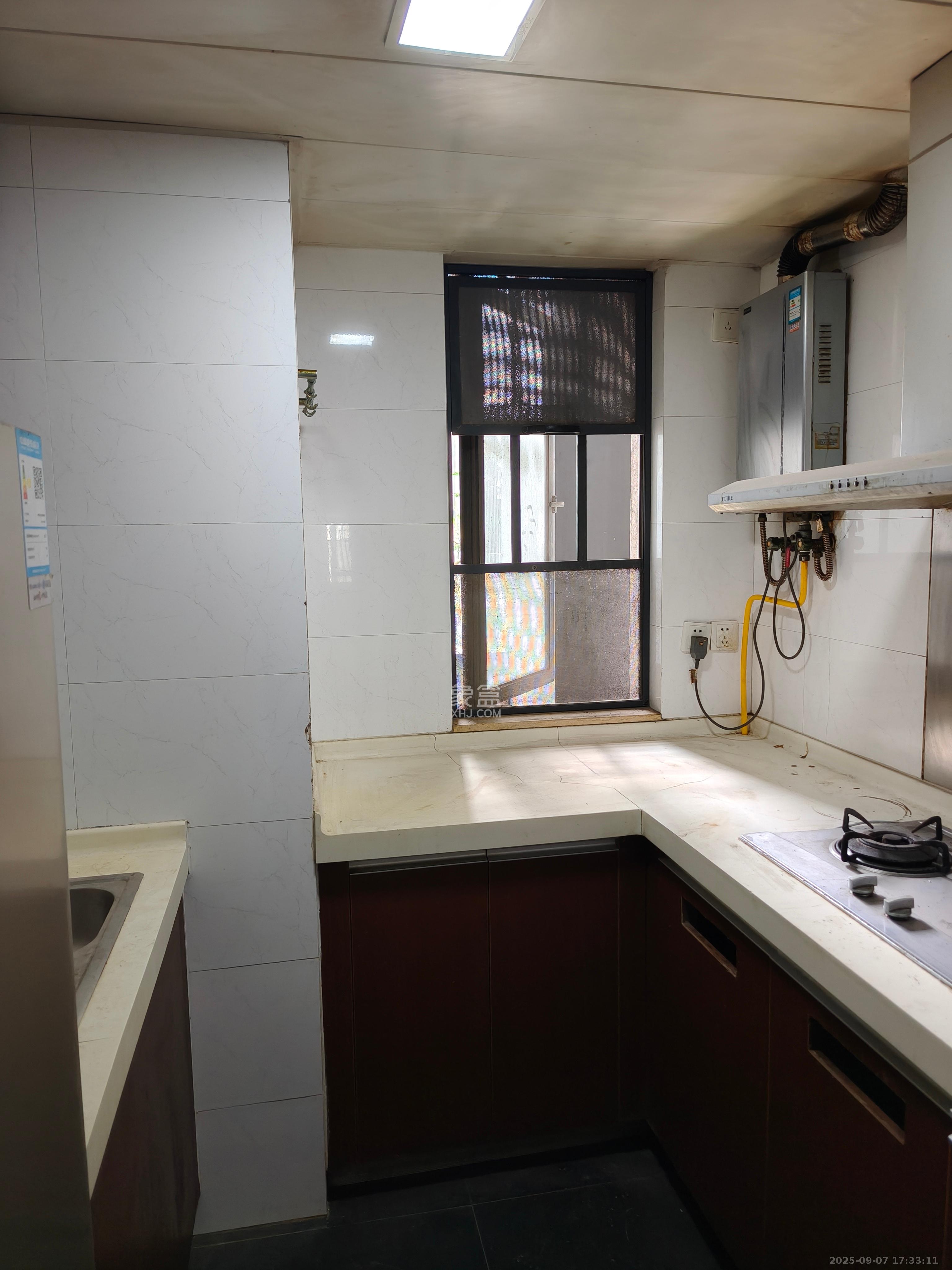 万科金域蓝湾  3室1厅1卫    2400.0元/月室内图