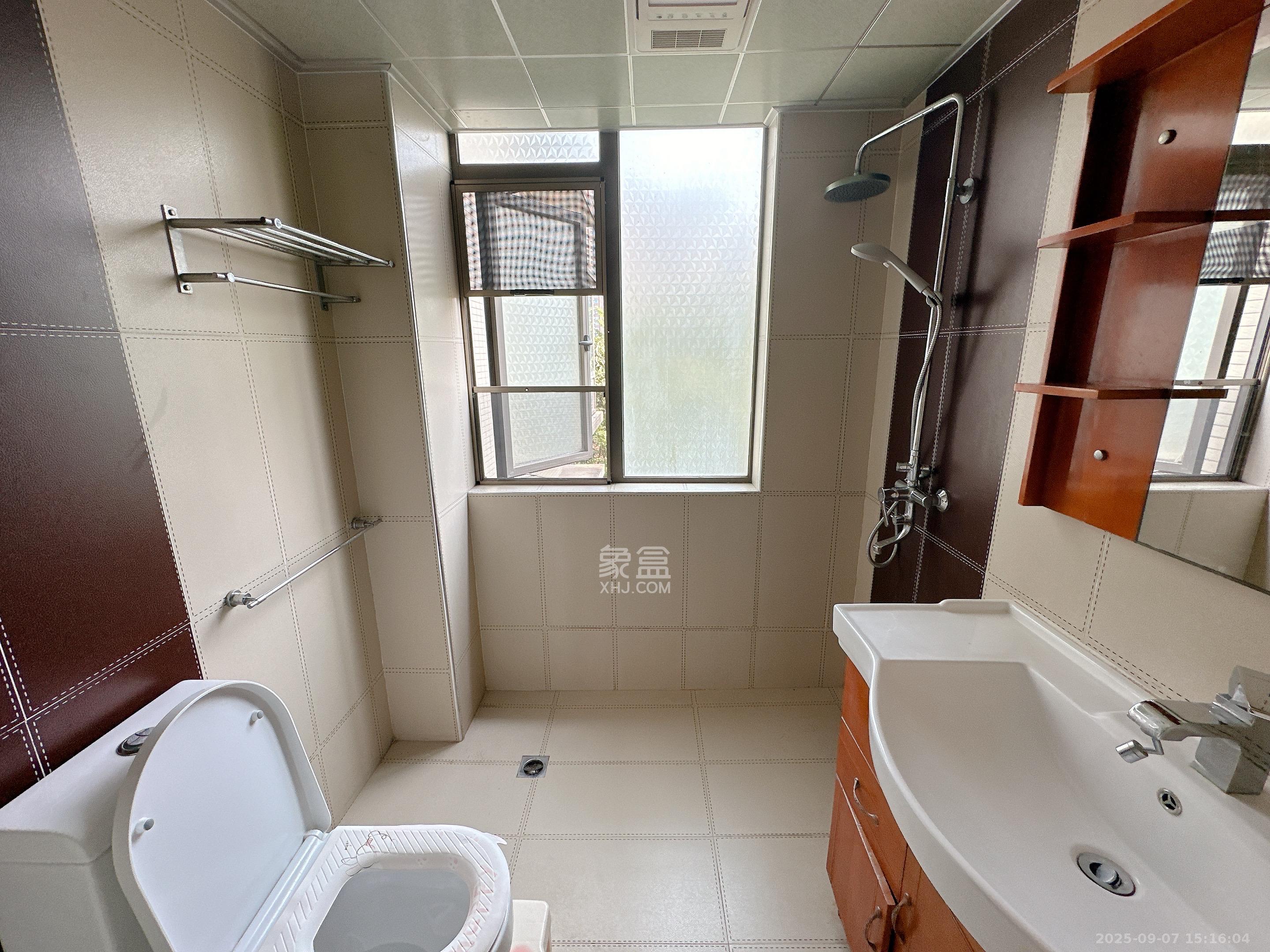 金域南外滩(望江佳园)  3室2厅2卫    4200.0元/月 金域南外滩(望江佳园)  3室2厅2卫    4200.0元/月室内图