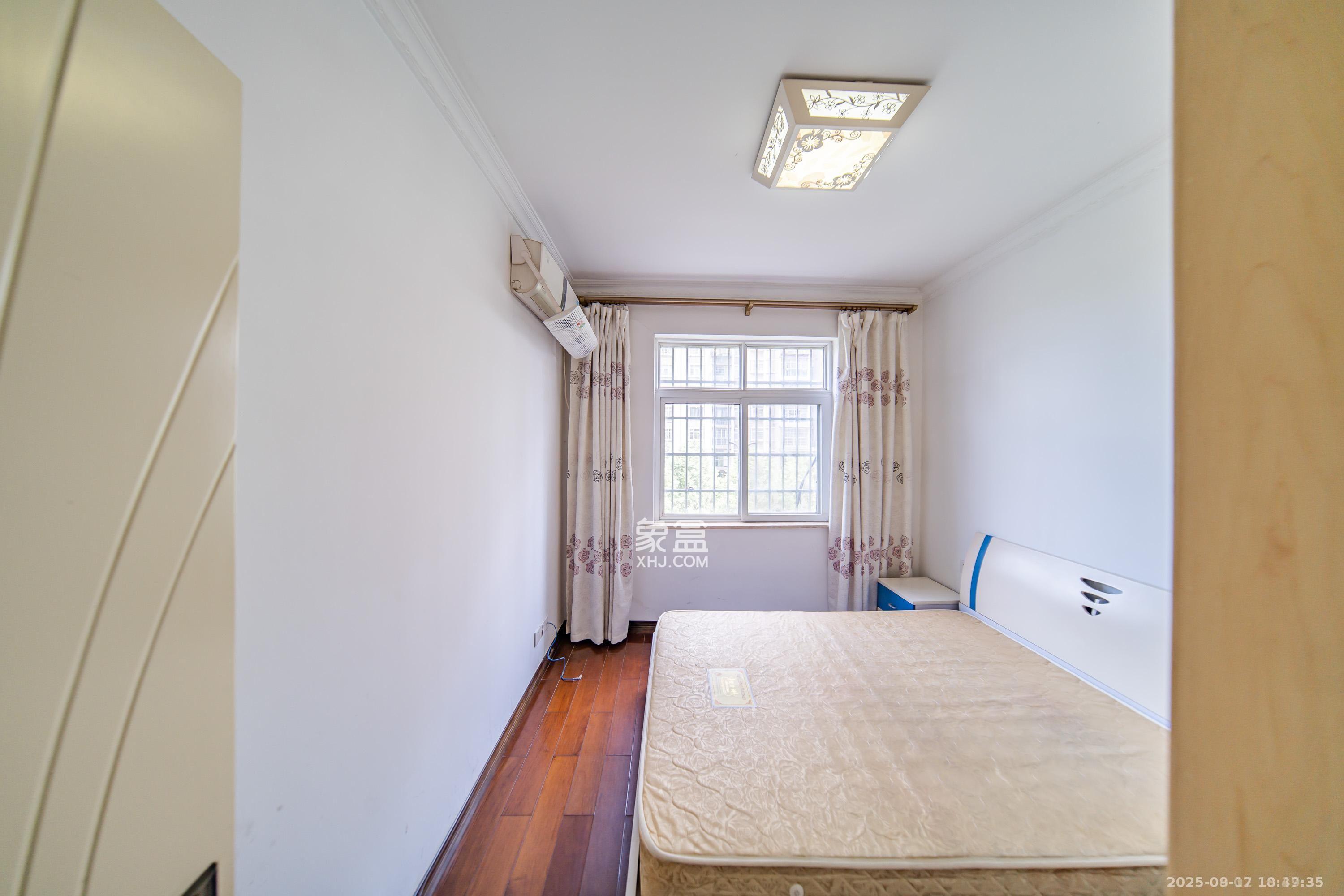 洋湖景园 3室2厅2卫 2800.0元/月 洋湖景园 3室2厅2卫 2800.0元/月室内图