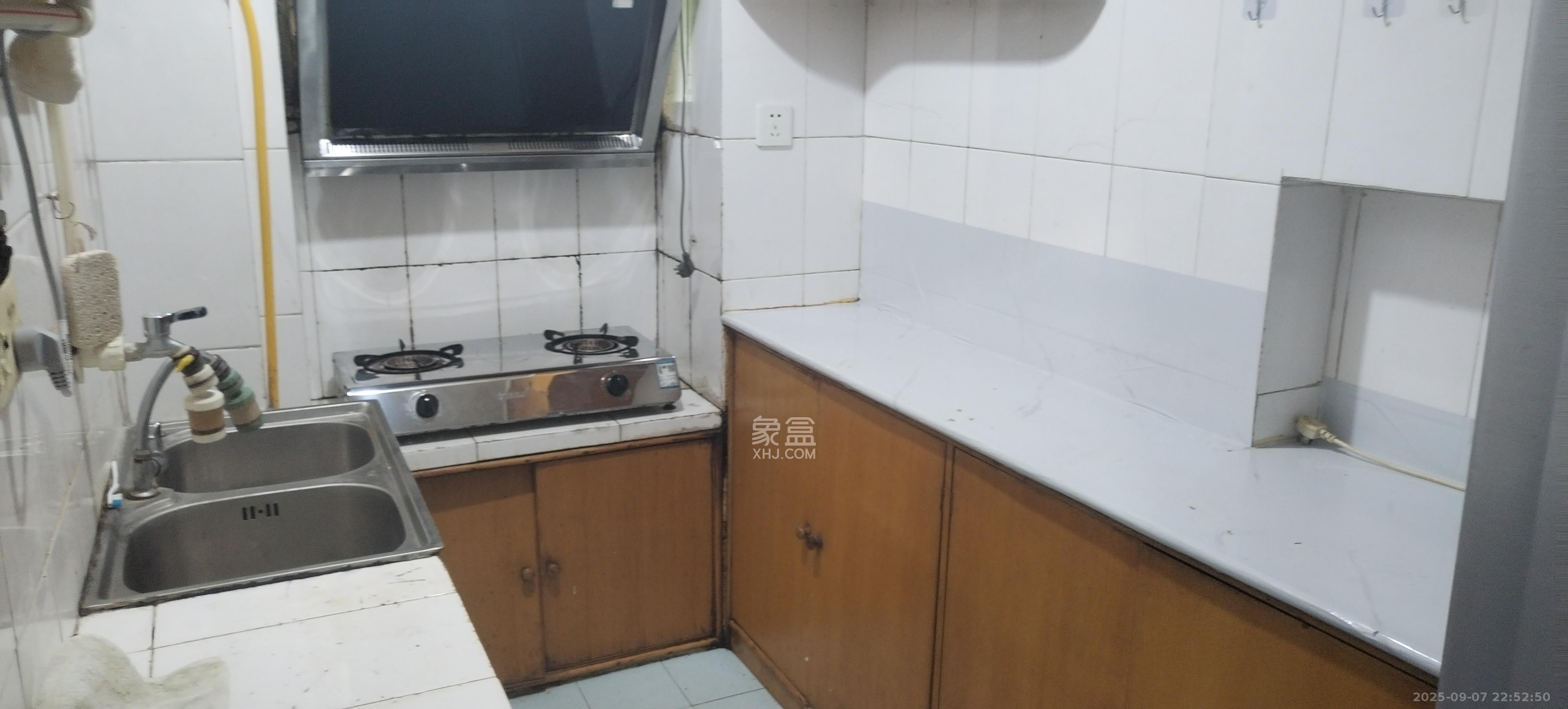 南园小区  2室1厅1卫   1300.00元/月室内图