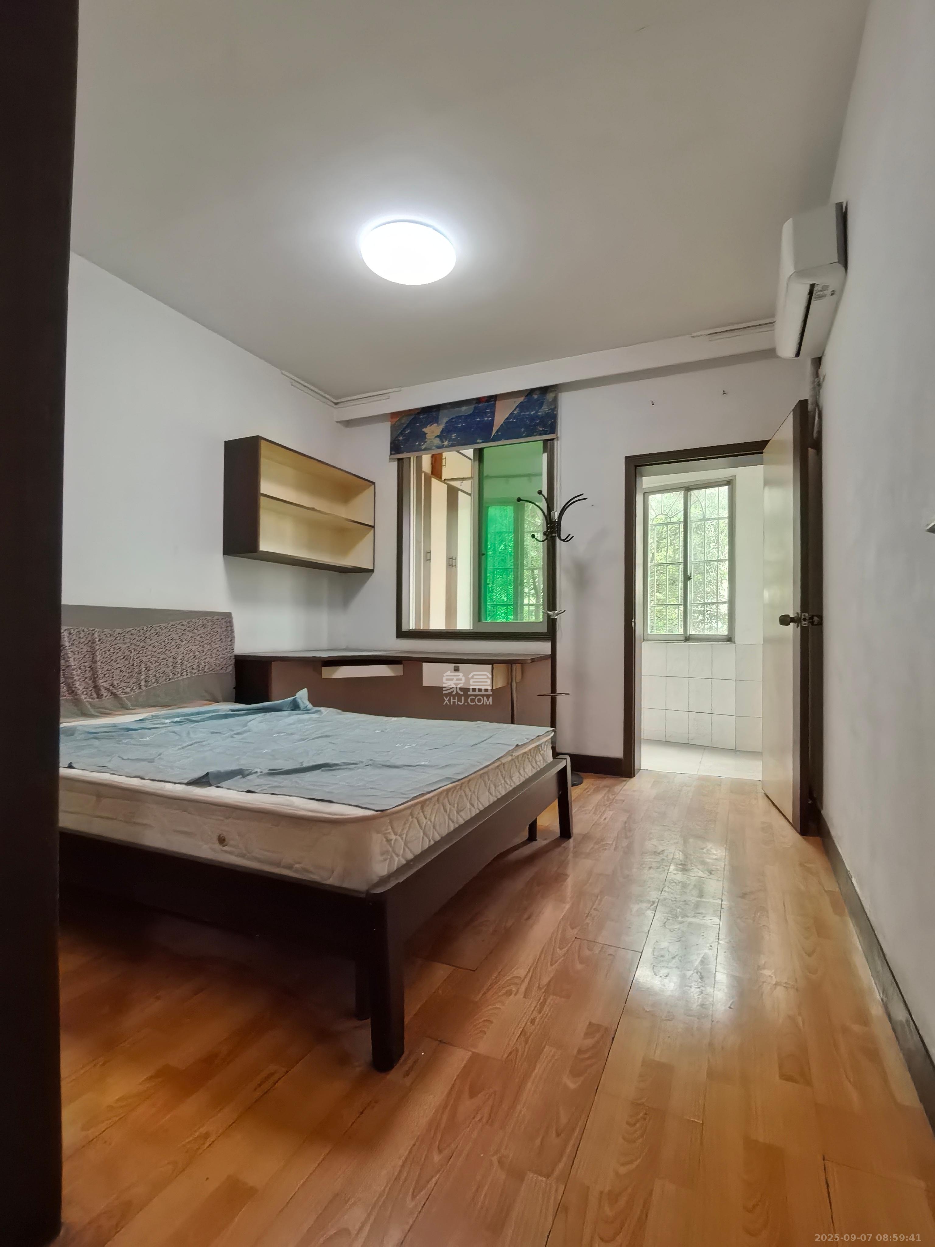 中南汽车世界 2室1厅1卫 1200.0元/月 中南汽车世界 2室1厅1卫 1200.0元/月室内图