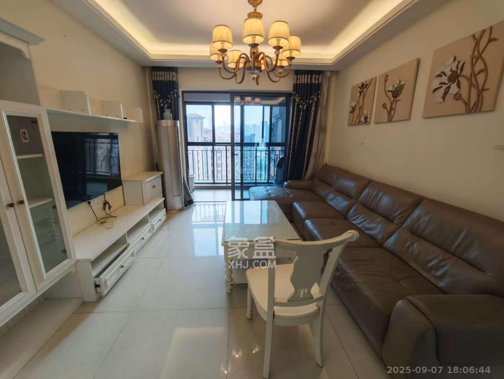 珠江郦城薰衣道  3室2厅1卫    2800.0元/月 珠江郦城薰衣道  3室2厅1卫    2800.0元/月室内图