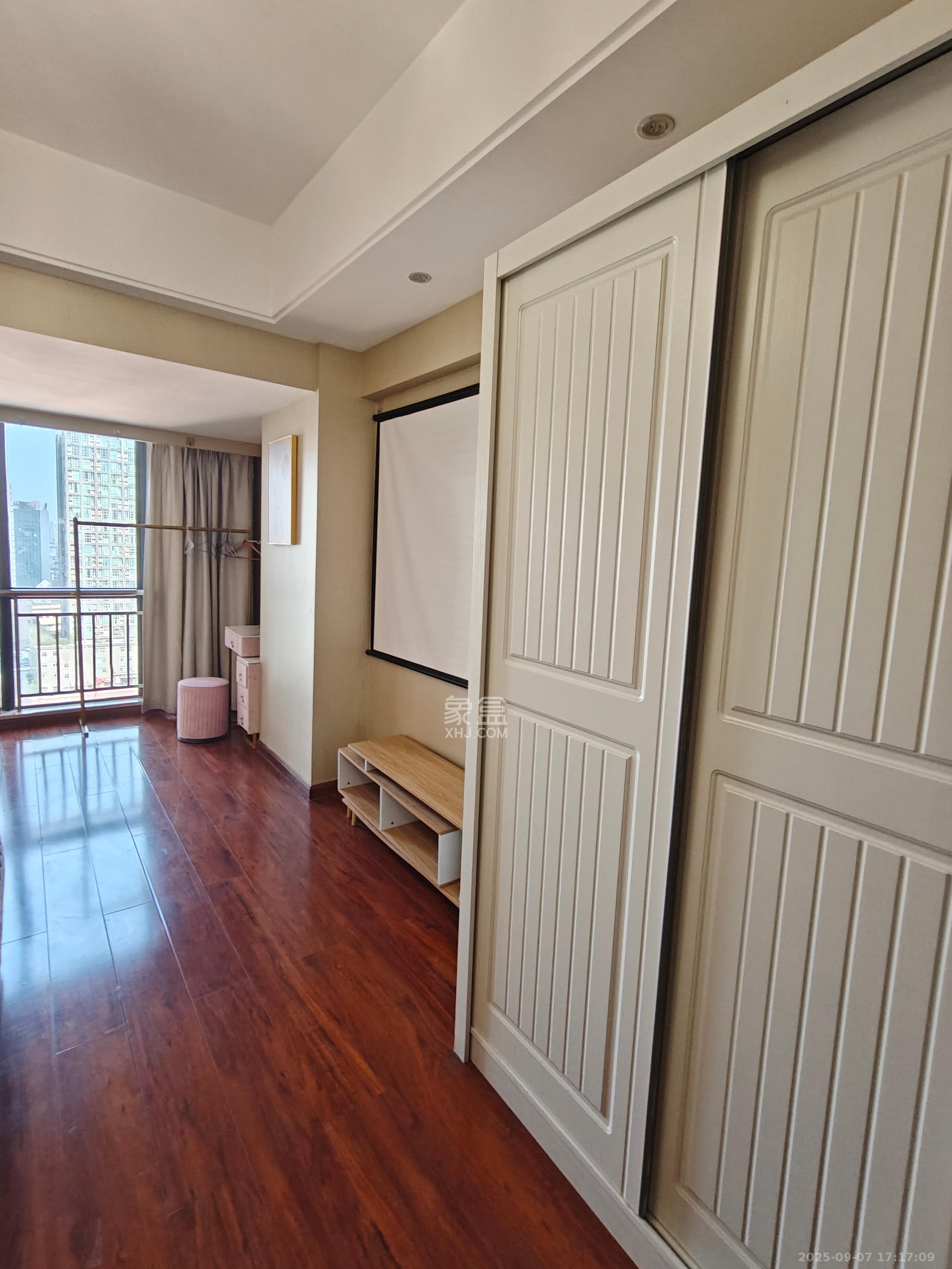 五一钻界 1室0厅0卫 2300.0元/月 五一钻界 1室0厅0卫 2300.0元/月室内图