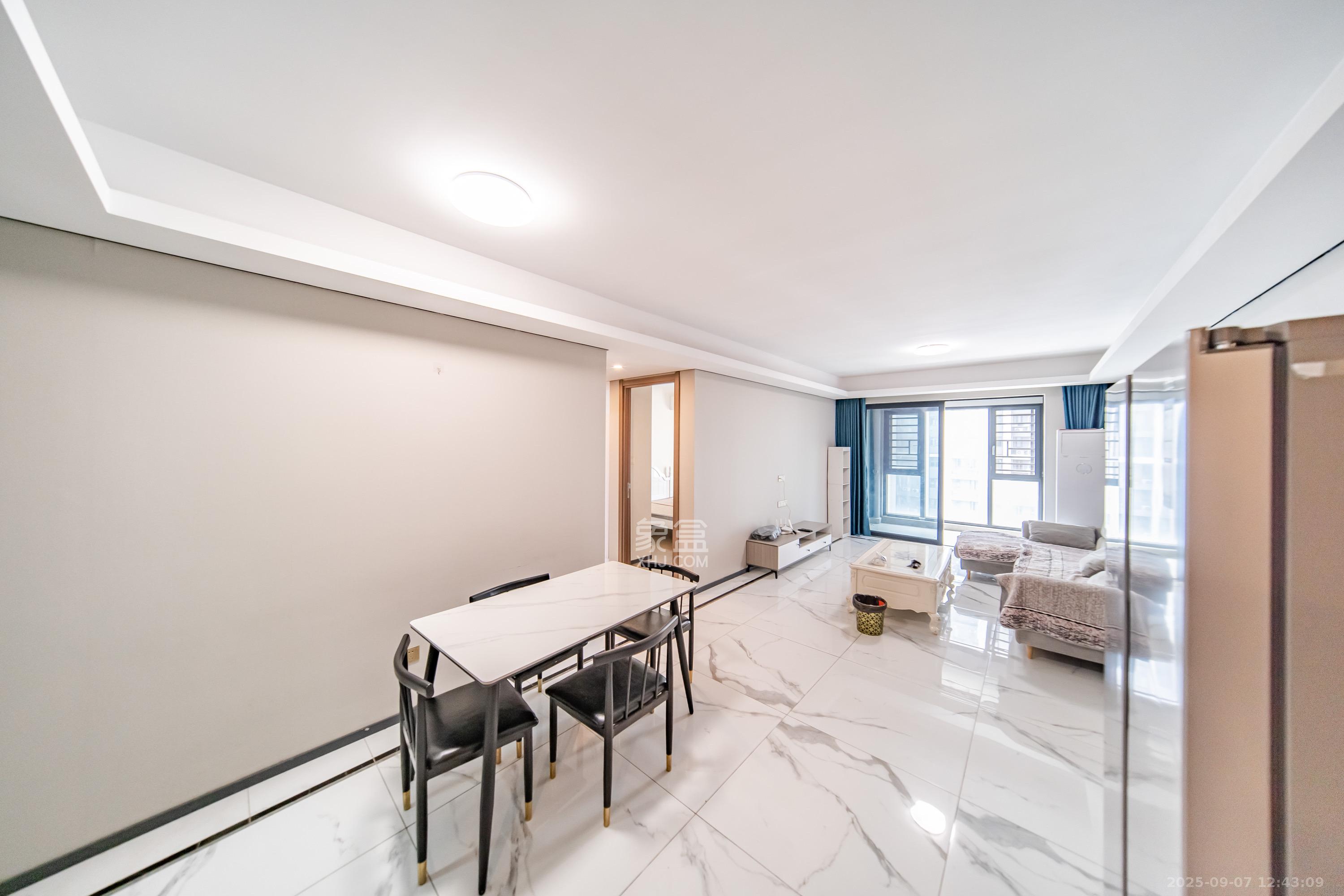 中海阅麓山一期  3室2厅2卫    2800.0元/月 中海阅麓山一期  3室2厅2卫    2800.0元/月室内图