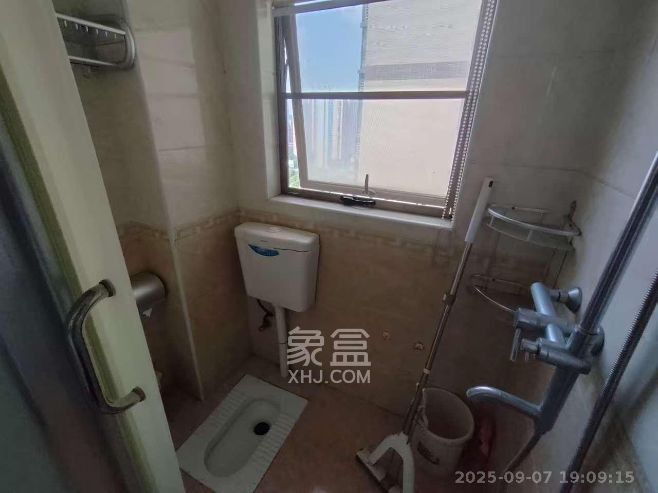 江山帝景雅典  1室2厅1卫    2000.0元/月 江山帝景雅典  1室2厅1卫    2000.0元/月室内图