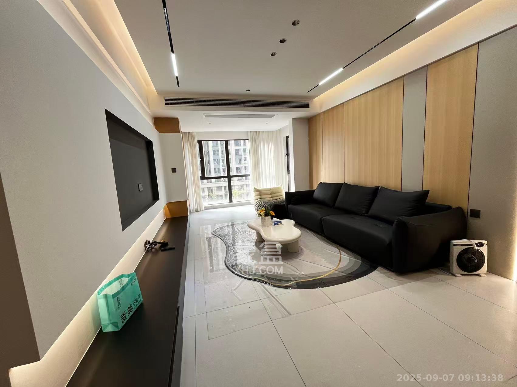 长房时代公馆  3室2厅2卫    2500.0元/月 长房时代公馆  3室2厅2卫    2500.0元/月室内图