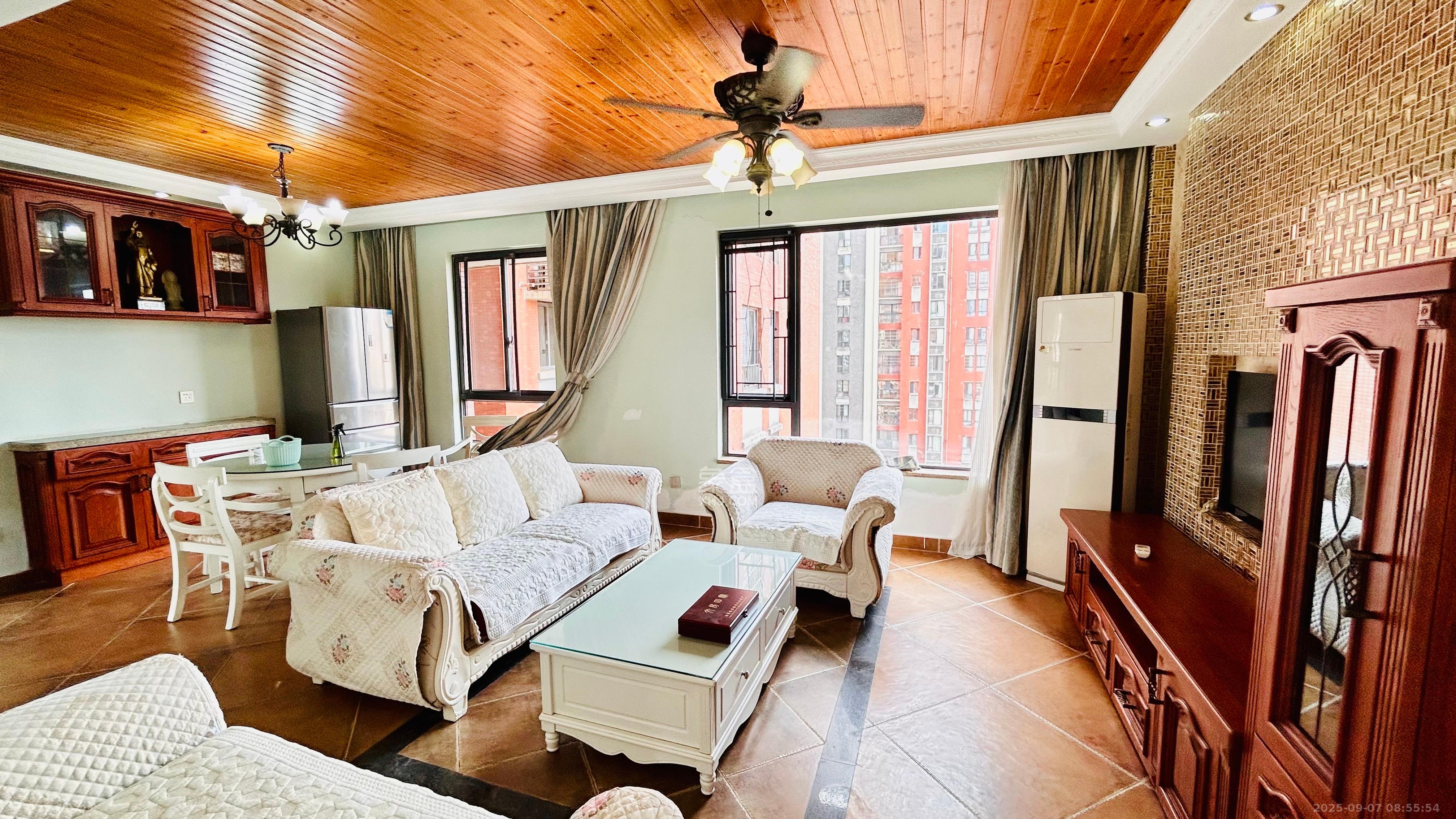 华润凤凰城二期 3室1厅2卫 2300.0元/月 华润凤凰城二期 3室1厅2卫 2300.0元/月室内图