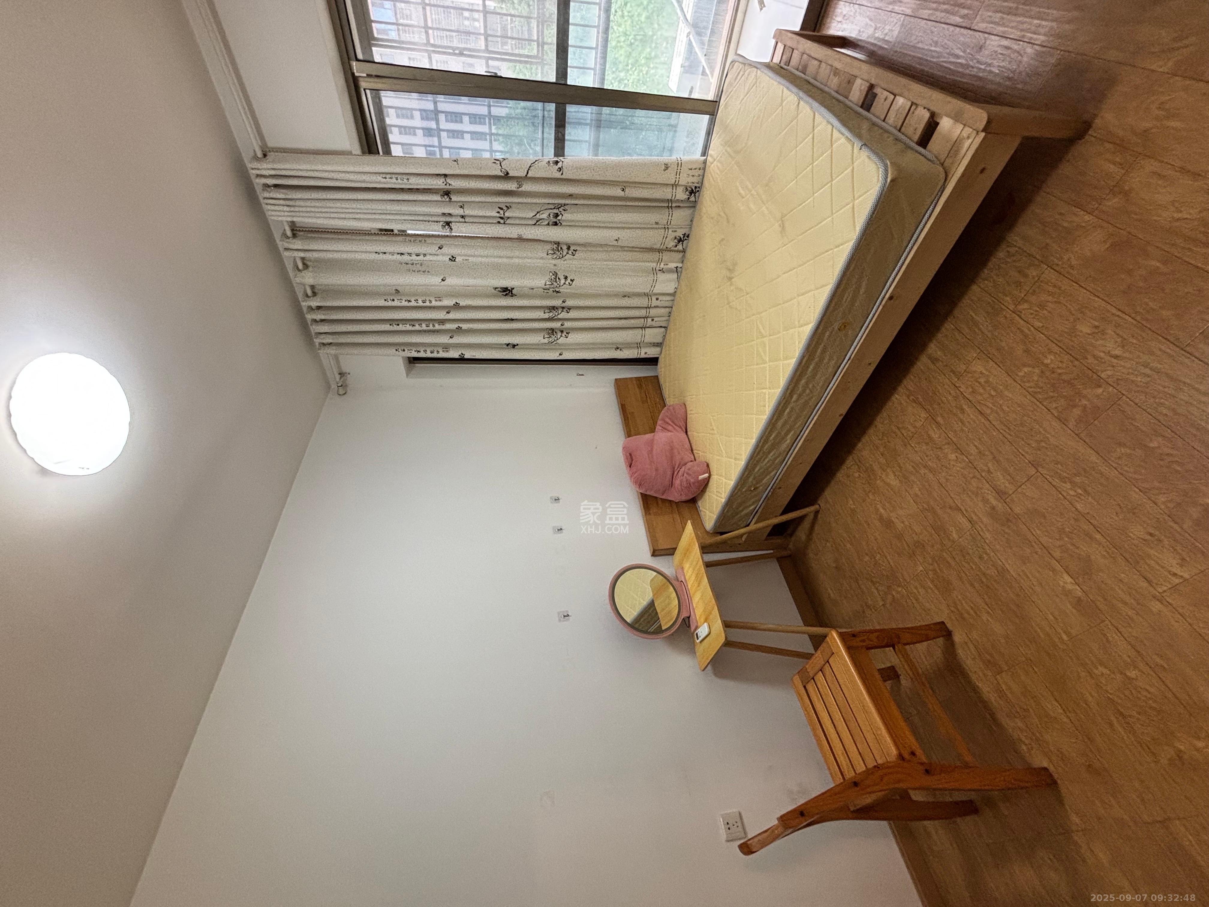 岳泰理想城  3室2厅1卫    2800.0元/月室内图