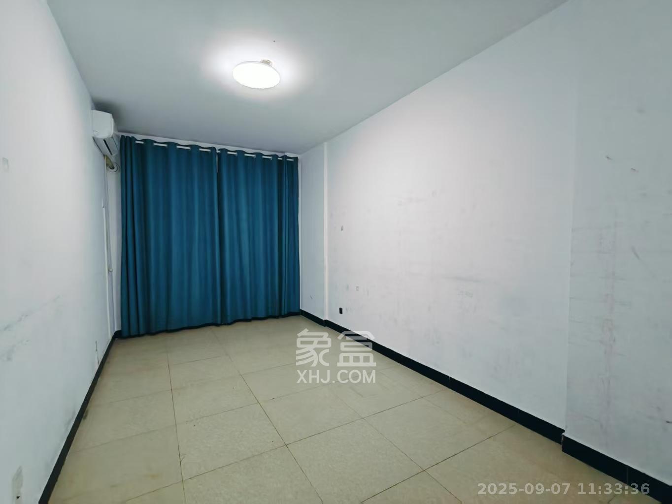 嘉盛华庭(一期、二期、三期) 4室2厅1卫 3500.0元/月 嘉盛华庭(一期、二期、三期) 4室2厅1卫 3500.0元/月室内图