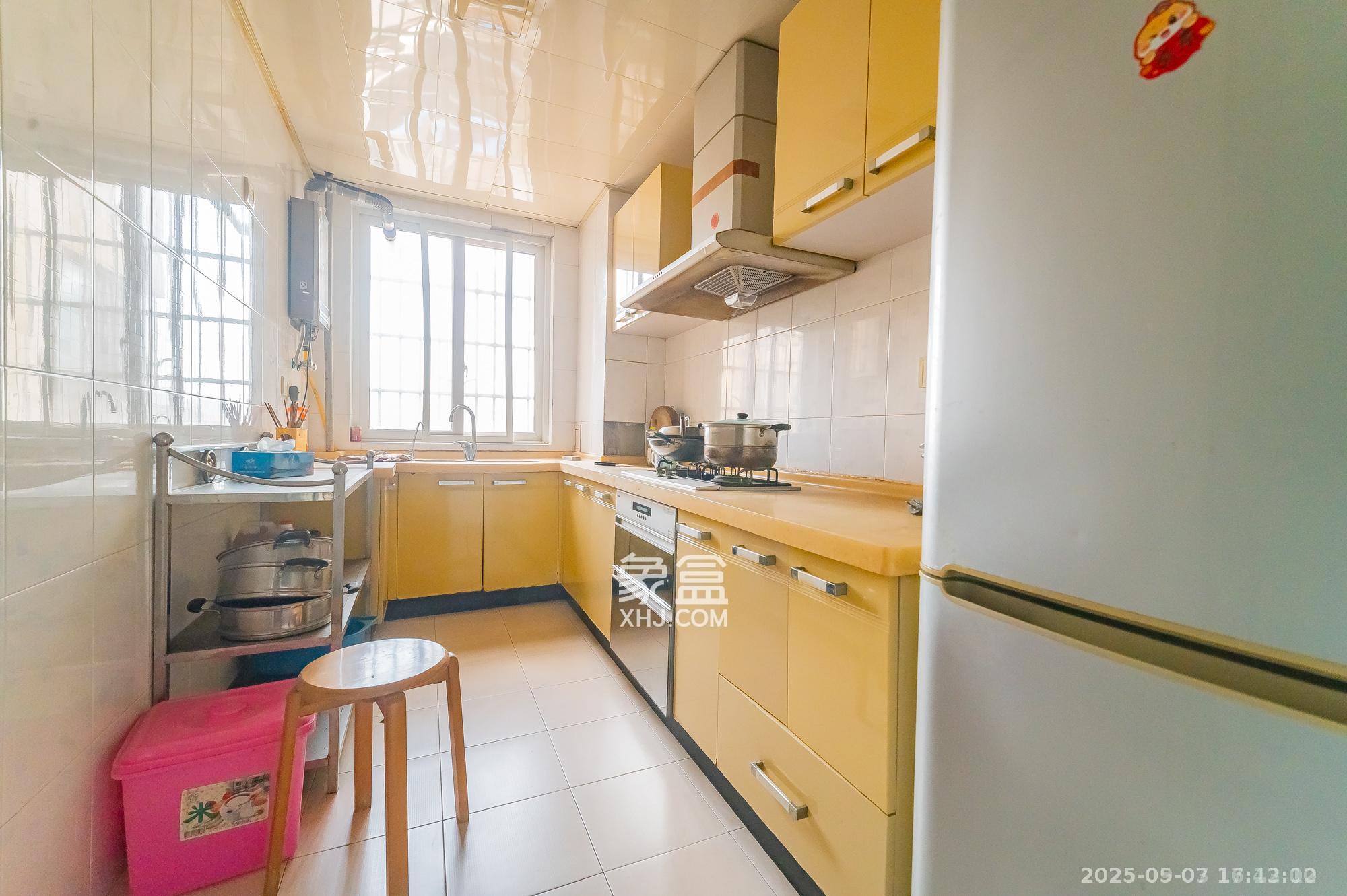 开源鑫阁 4室2厅2卫 2500.0元/月 开源鑫阁 4室2厅2卫 2500.0元/月室内图