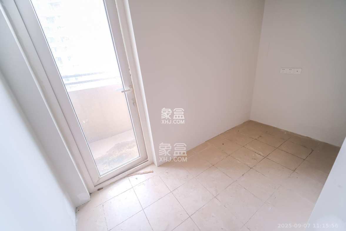 保利香槟国际  5室2厅2卫    2400.0元/月 保利香槟国际  5室2厅2卫    2400.0元/月室内图