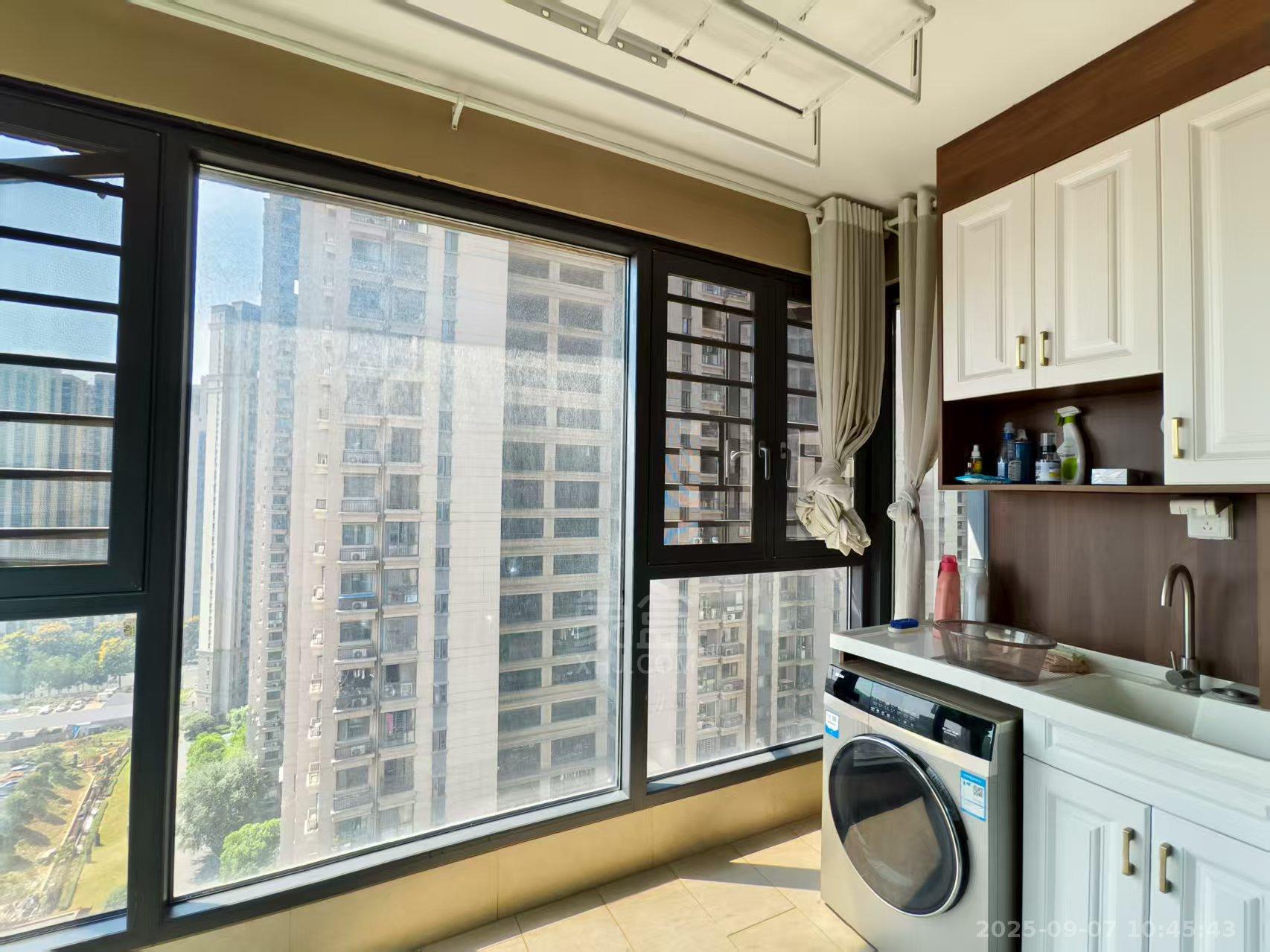 恒大华府 4室2厅2卫 2500.0元/月 恒大华府 4室2厅2卫 2500.0元/月室内图