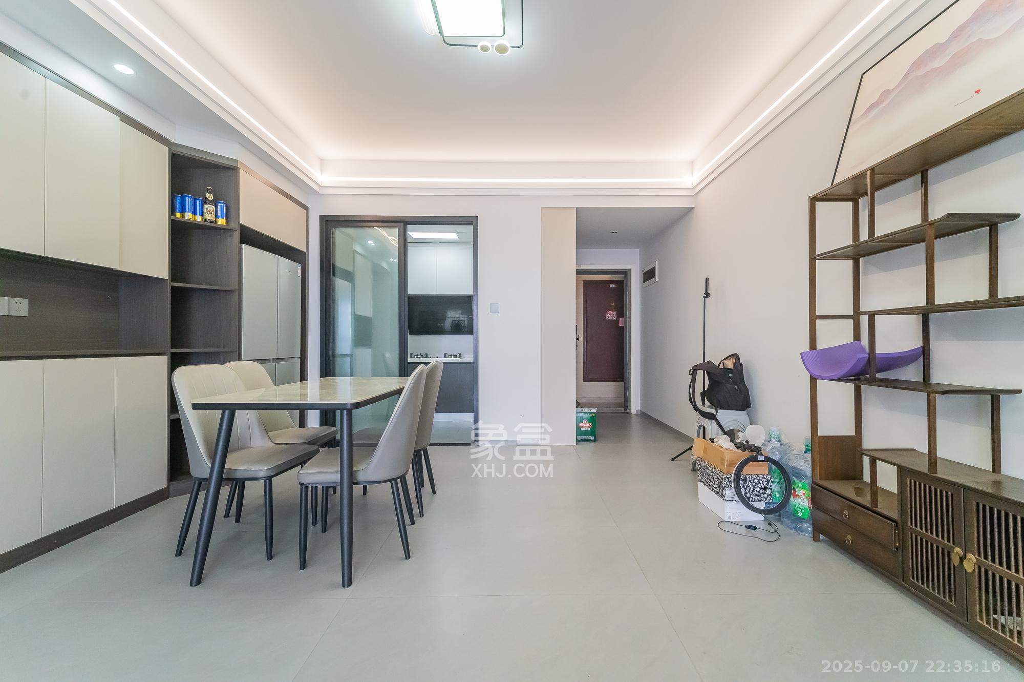 尚鑫海悦（新长海尚海城）  4室2厅2卫    91.0万客厅