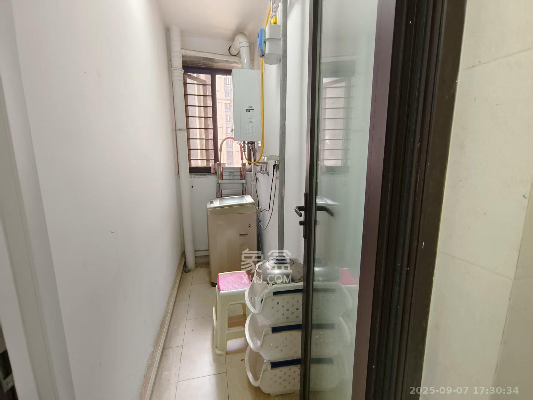 中海国际四期 2室2厅1卫 2000.0元/月 中海国际四期 2室2厅1卫 2000.0元/月室内图