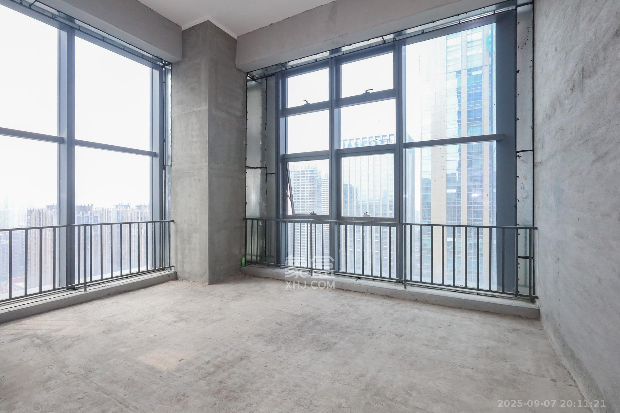 卓越中寰 2室1厅1卫 58.0万 卓越中寰 2室1厅1卫 58.0万客厅