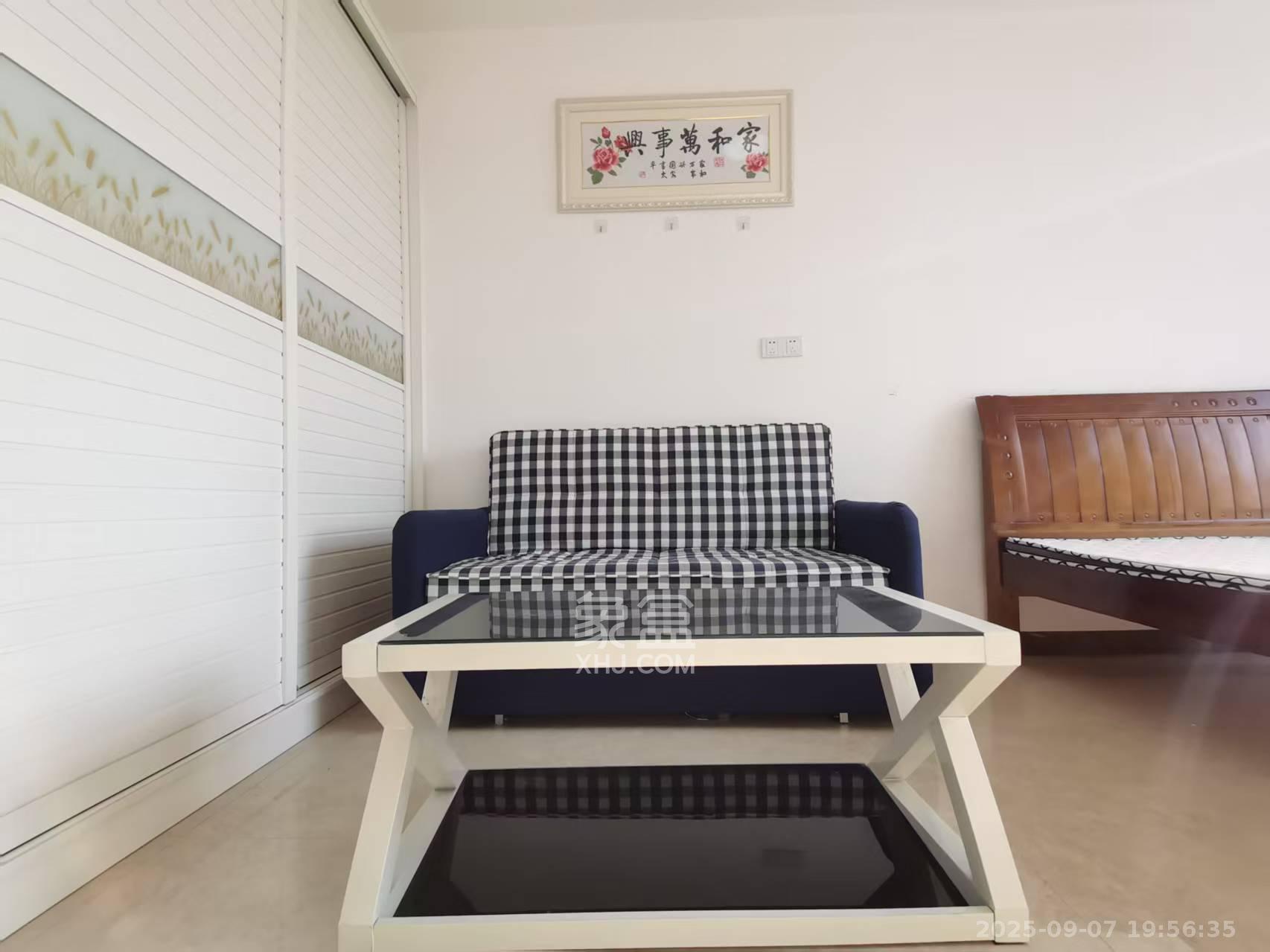 金茂梅溪湖 1室1厅1卫 1600.0元/月 金茂梅溪湖 1室1厅1卫 1600.0元/月室内图