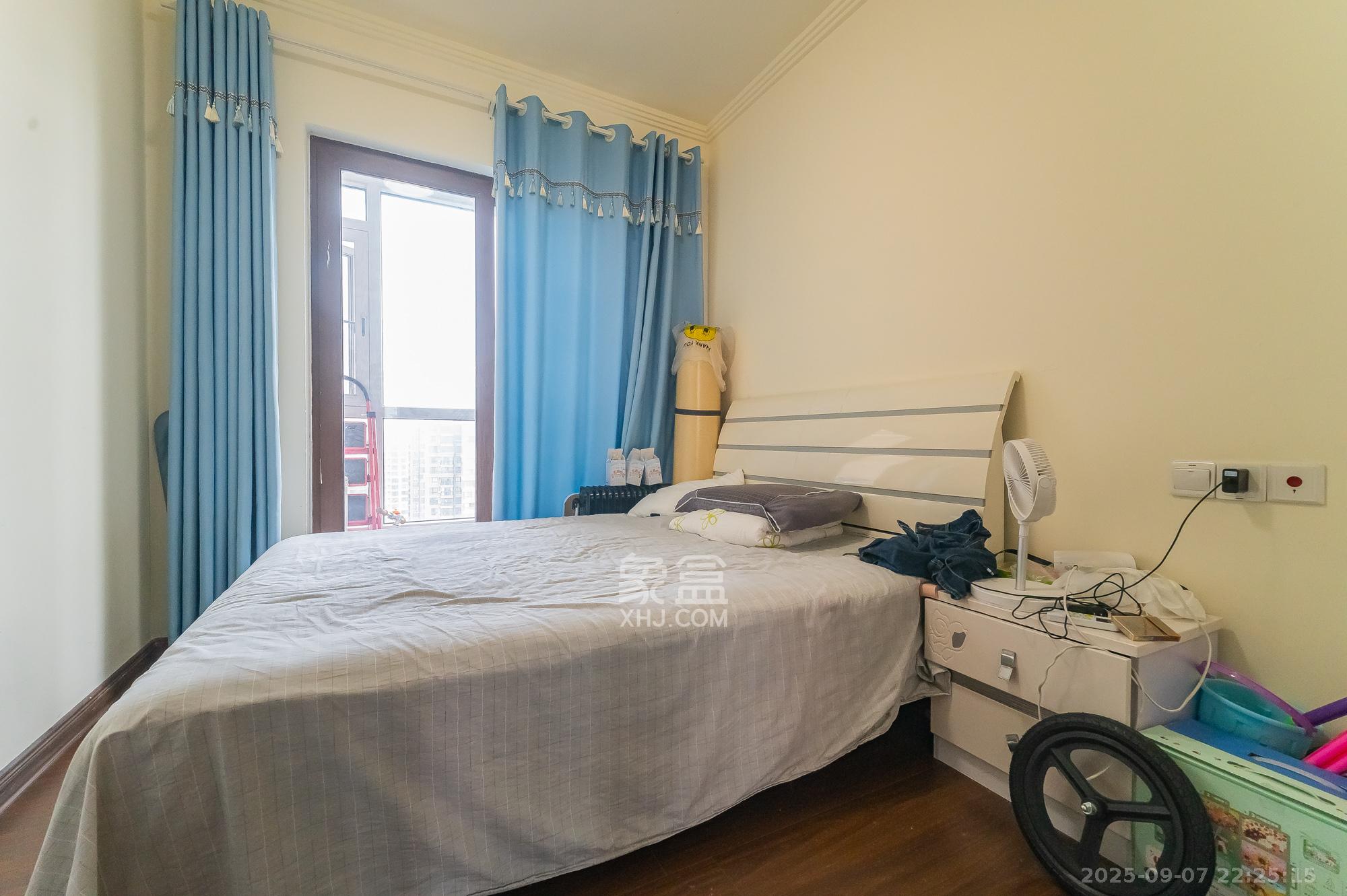 碧桂园中央花园  3室2厅2卫    95.0万 碧桂园中央花园  3室2厅2卫    95.0万卧室