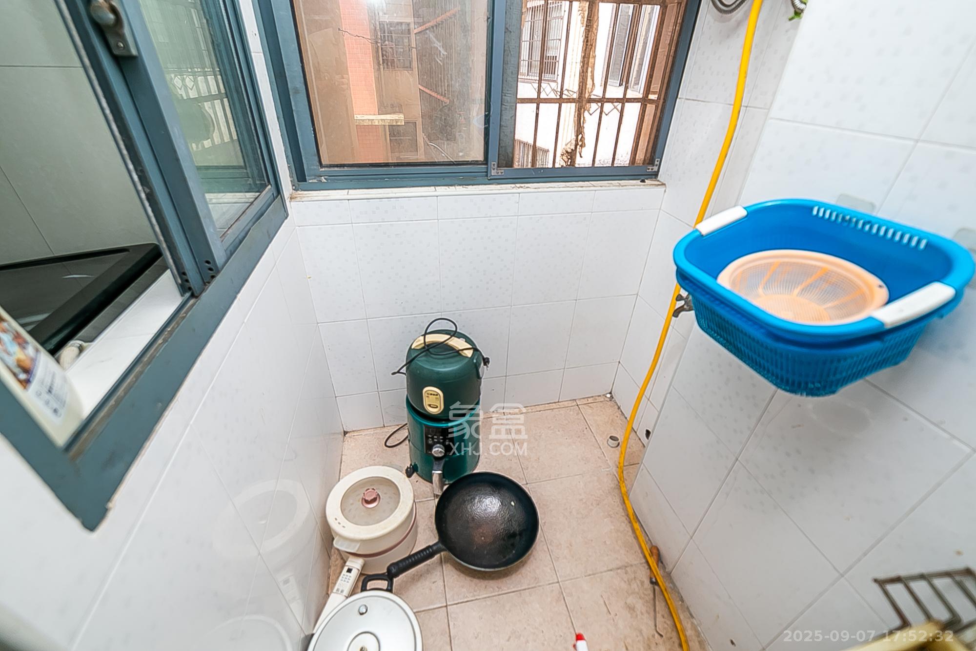 欧园  1室2厅1卫    75.0万 欧园  1室2厅1卫    75.0万阳台