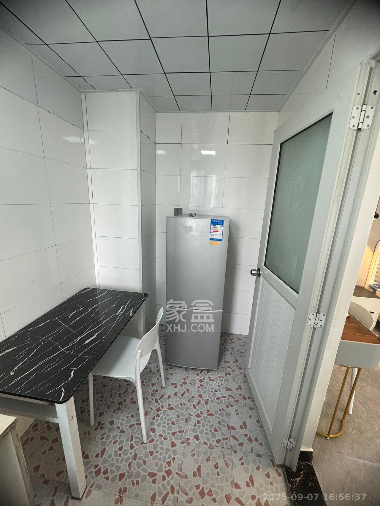 嘉宇盛世华章  1室1厅1卫    1480.0元/月室内图