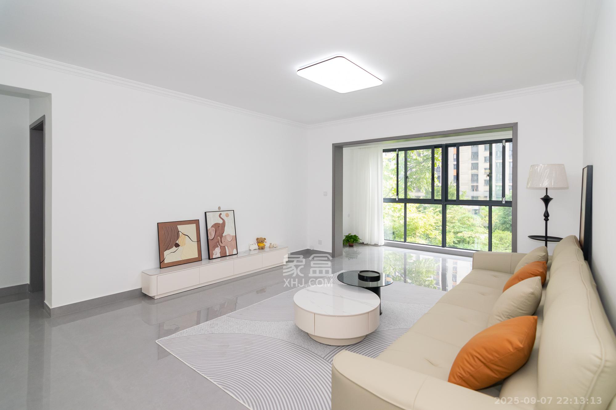 亿达智造小镇望天悦 0室0厅0卫 75.0万 亿达智造小镇望天悦 0室0厅0卫 75.0万客厅