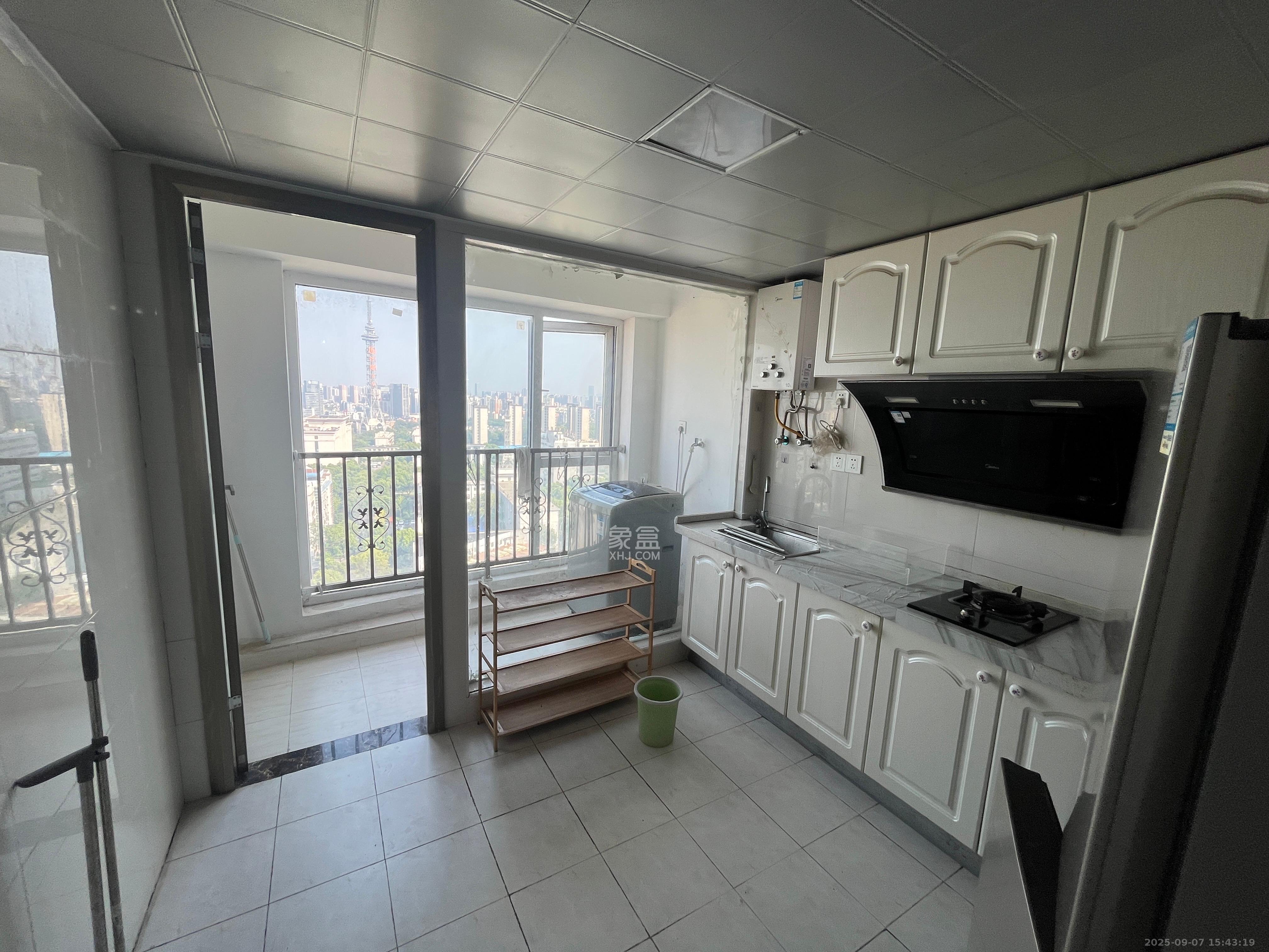 鸥波港湾  1室2厅1卫    2600.0元/月 鸥波港湾  1室2厅1卫    2600.0元/月室内图