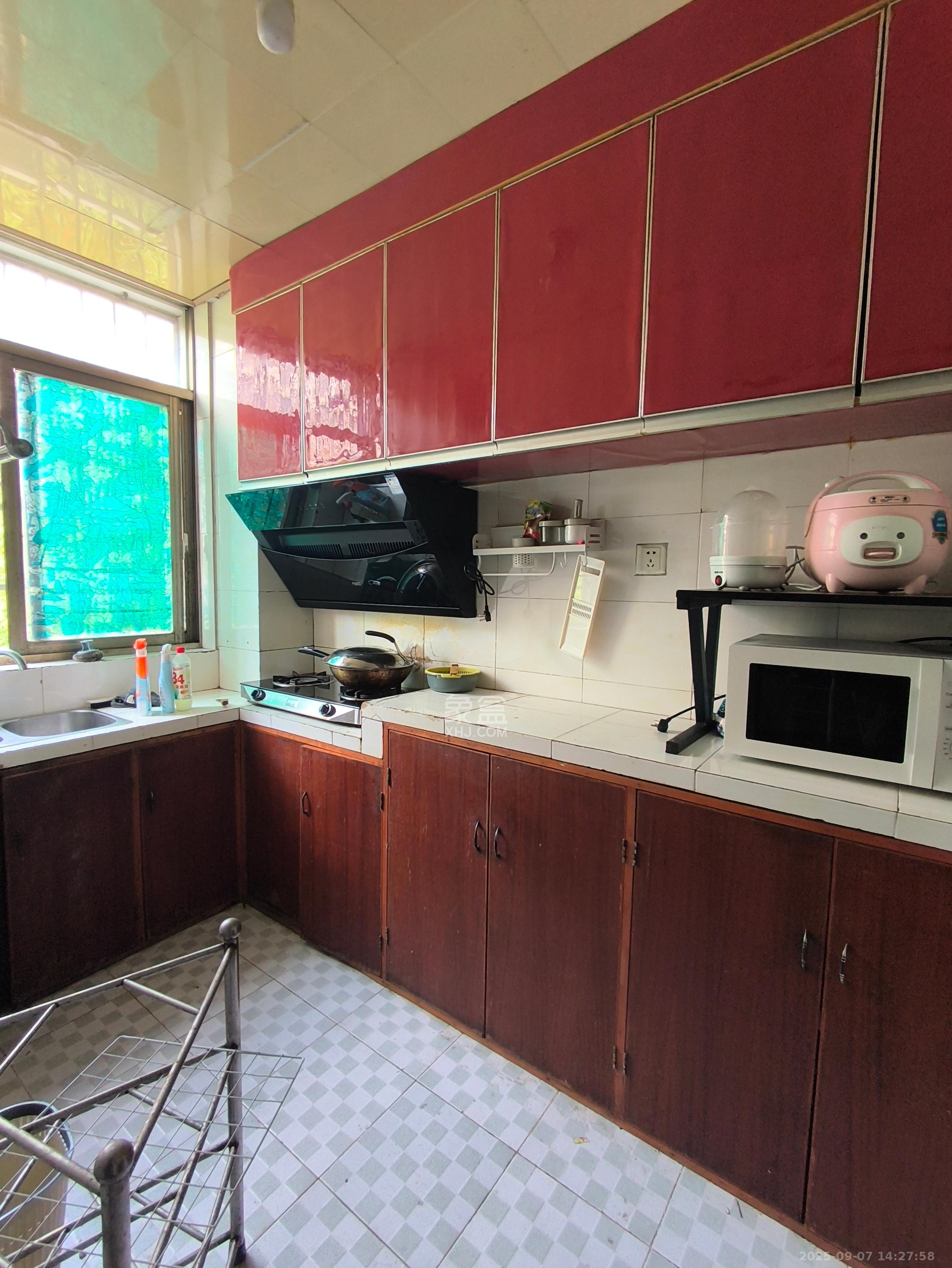 黄鹤小区1片 1室0厅0卫 1850.0元/月 黄鹤小区1片 1室0厅0卫 1850.0元/月室内图