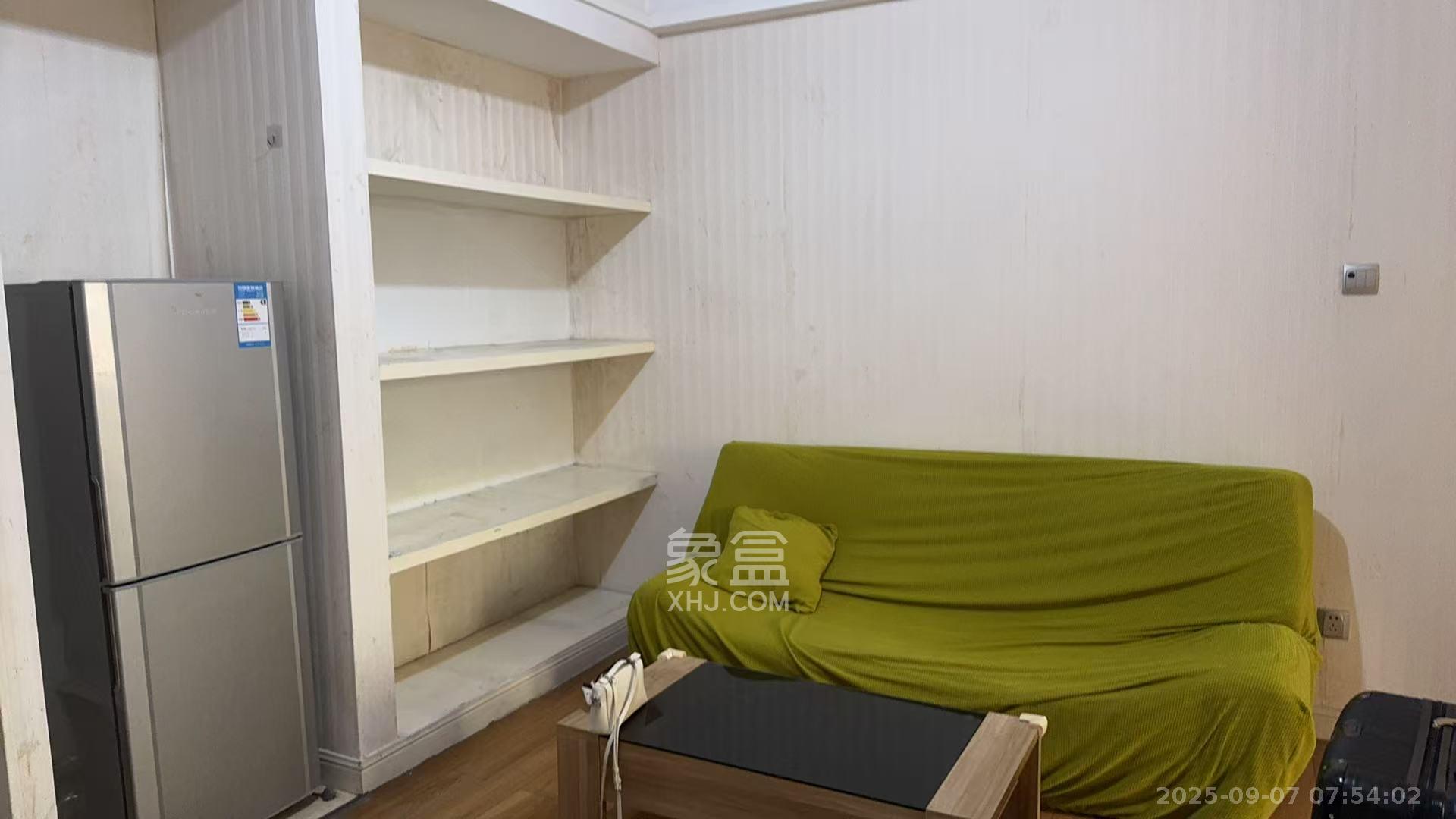 沁园春御院 1室1厅1卫 1600.0元/月 沁园春御院 1室1厅1卫 1600.0元/月室内图