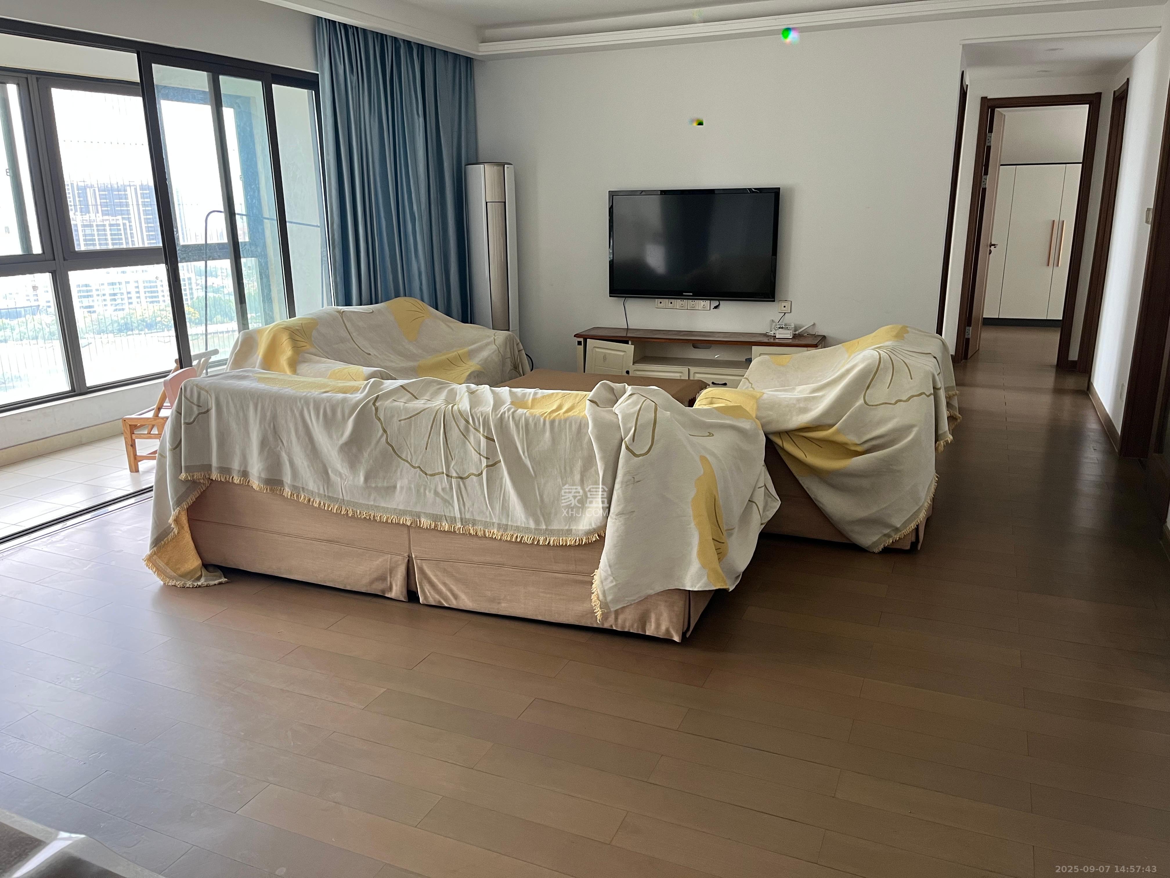 阳光城尚东湾蜜桃园 4室2厅2卫 2900.0元/月 阳光城尚东湾蜜桃园 4室2厅2卫 2900.0元/月室内图