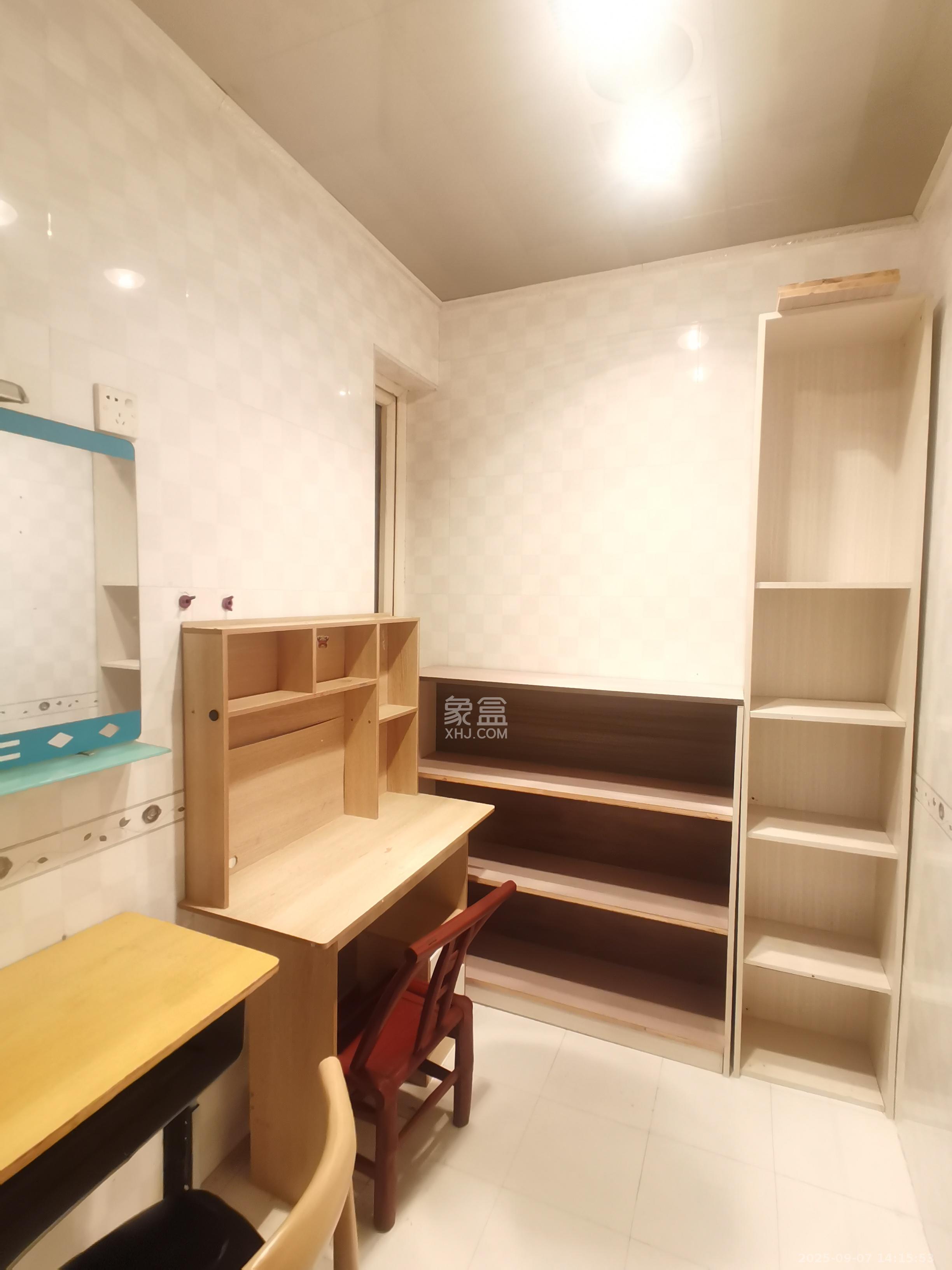 东城名苑  2室2厅2卫    1200.0元/月 东城名苑  2室2厅2卫    1200.0元/月室内图