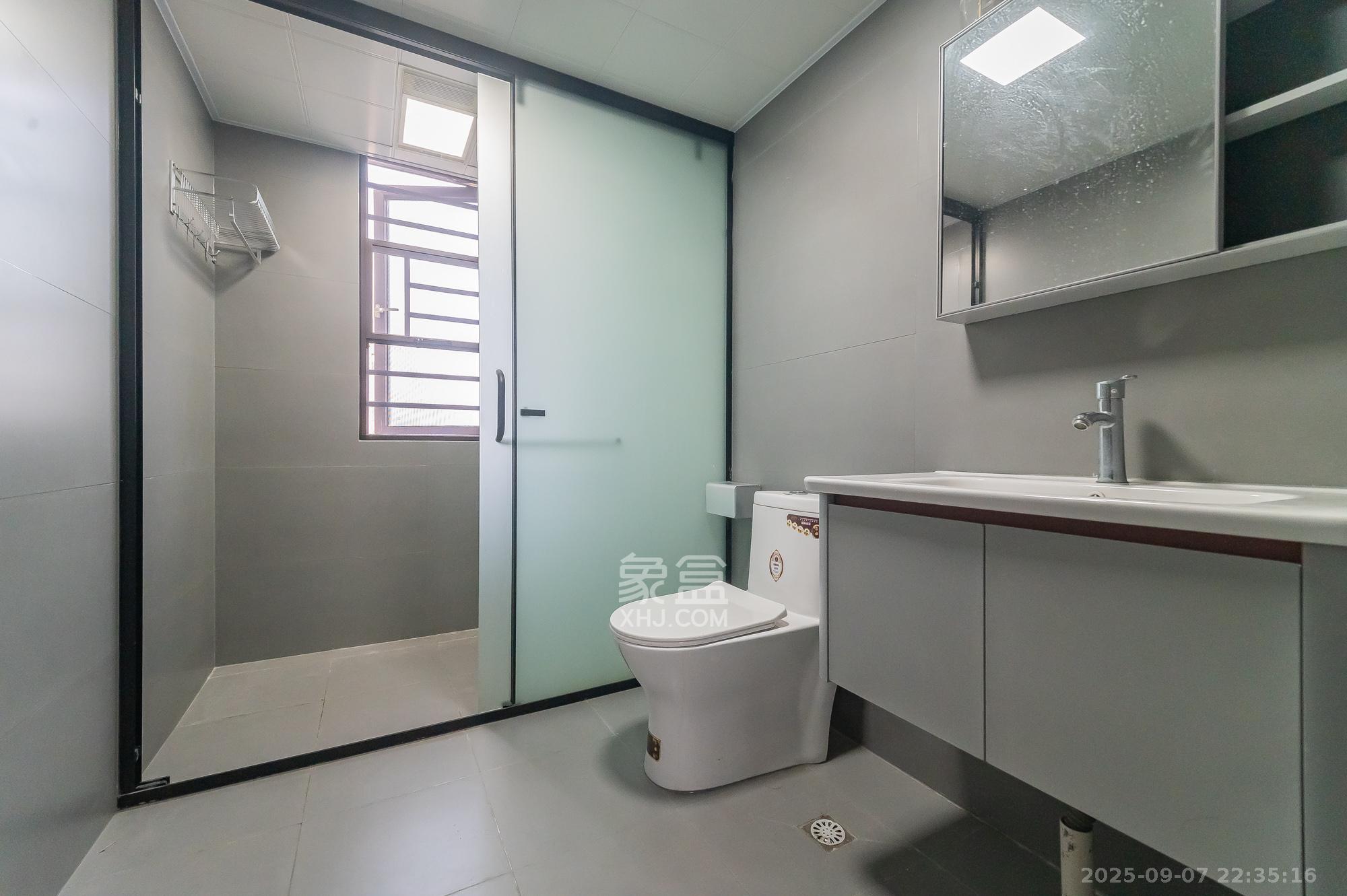 尚鑫海悦(新长海尚海城) 4室2厅2卫 91.0万 尚鑫海悦(新长海尚海城) 4室2厅2卫 91.0万卫生间