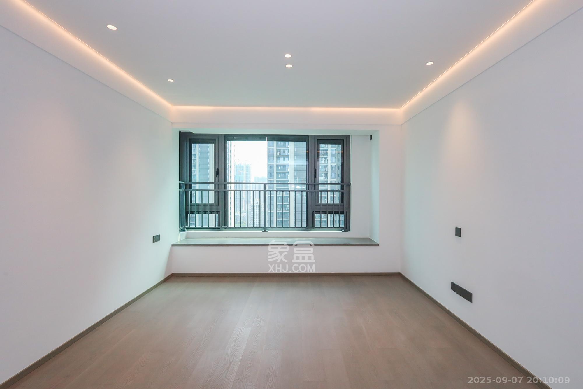 招商蛇口滨江境 4室2厅2卫 398.0万 招商蛇口滨江境 4室2厅2卫 398.0万卧室