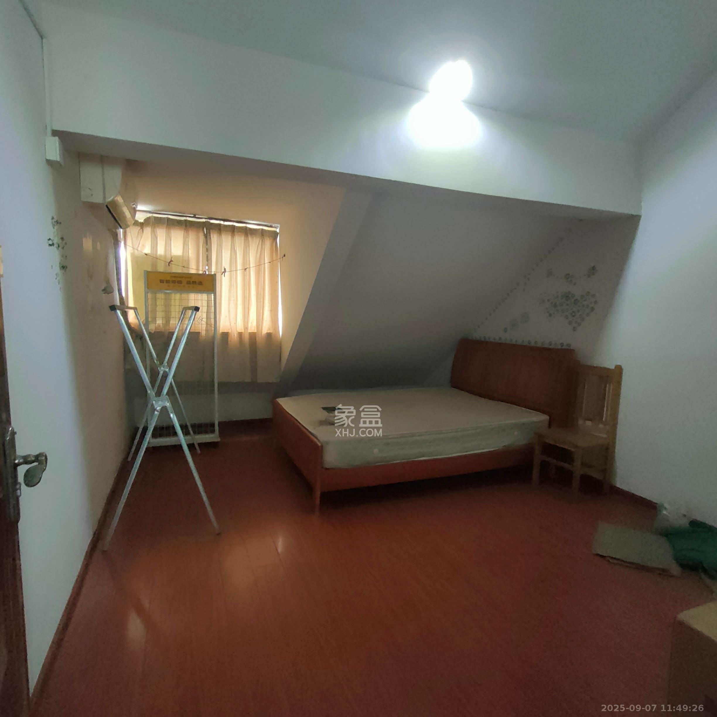 东岸锦城(东方人家) 3室2厅1卫 1800.0元/月 东岸锦城(东方人家) 3室2厅1卫 1800.0元/月室内图