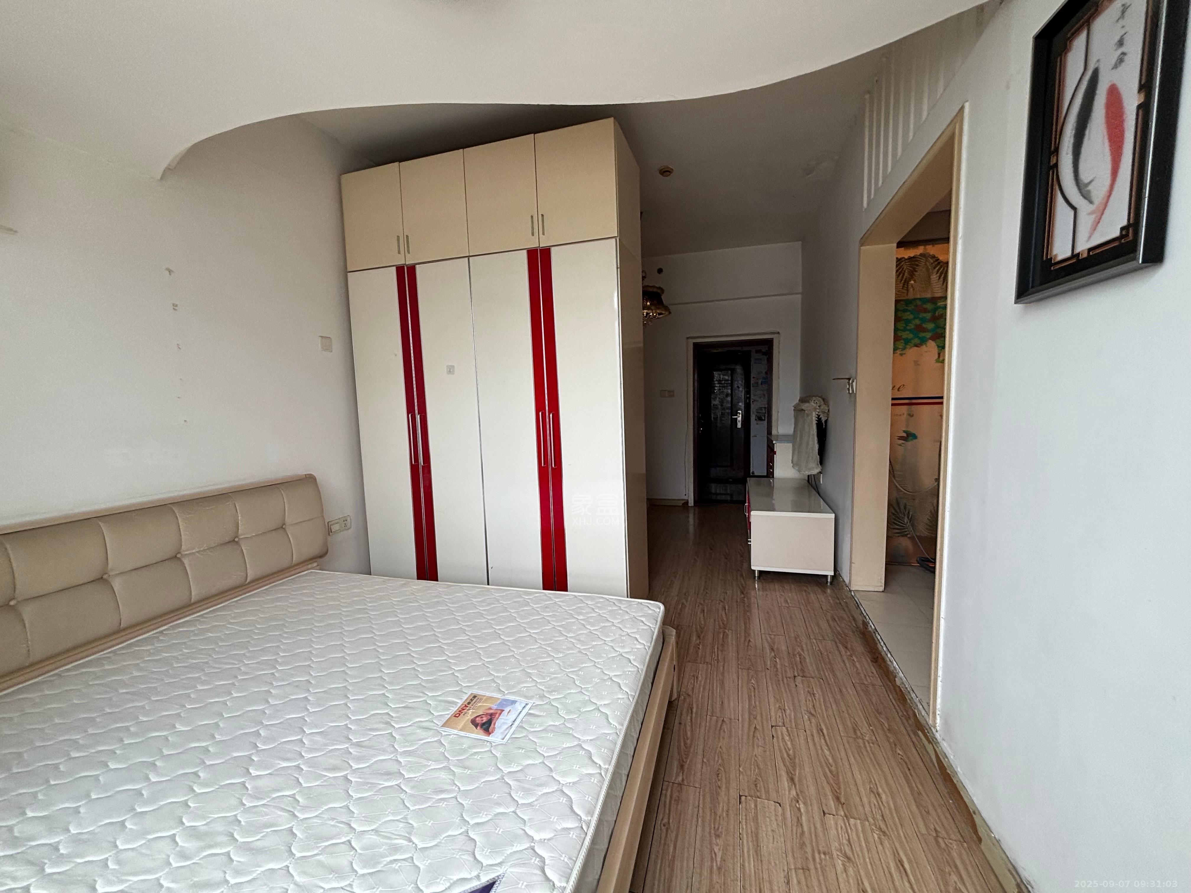 豪菲斯国际公寓（缤纷一季）  1室1厅1卫    1500.0元/月室内图