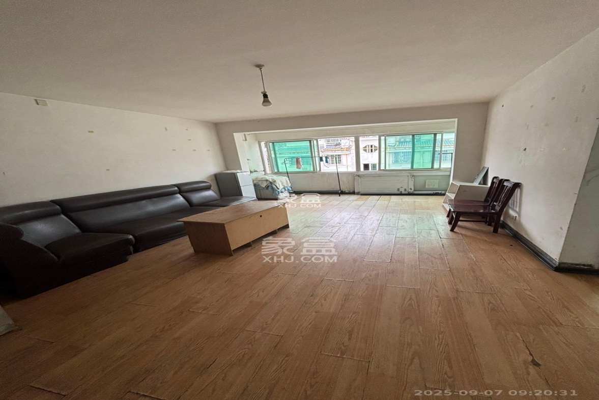 恩瑞麓山名园(龙王港小区) 3室2厅1卫 1500.0元/月 恩瑞麓山名园(龙王港小区) 3室2厅1卫 1500.0元/月室内图