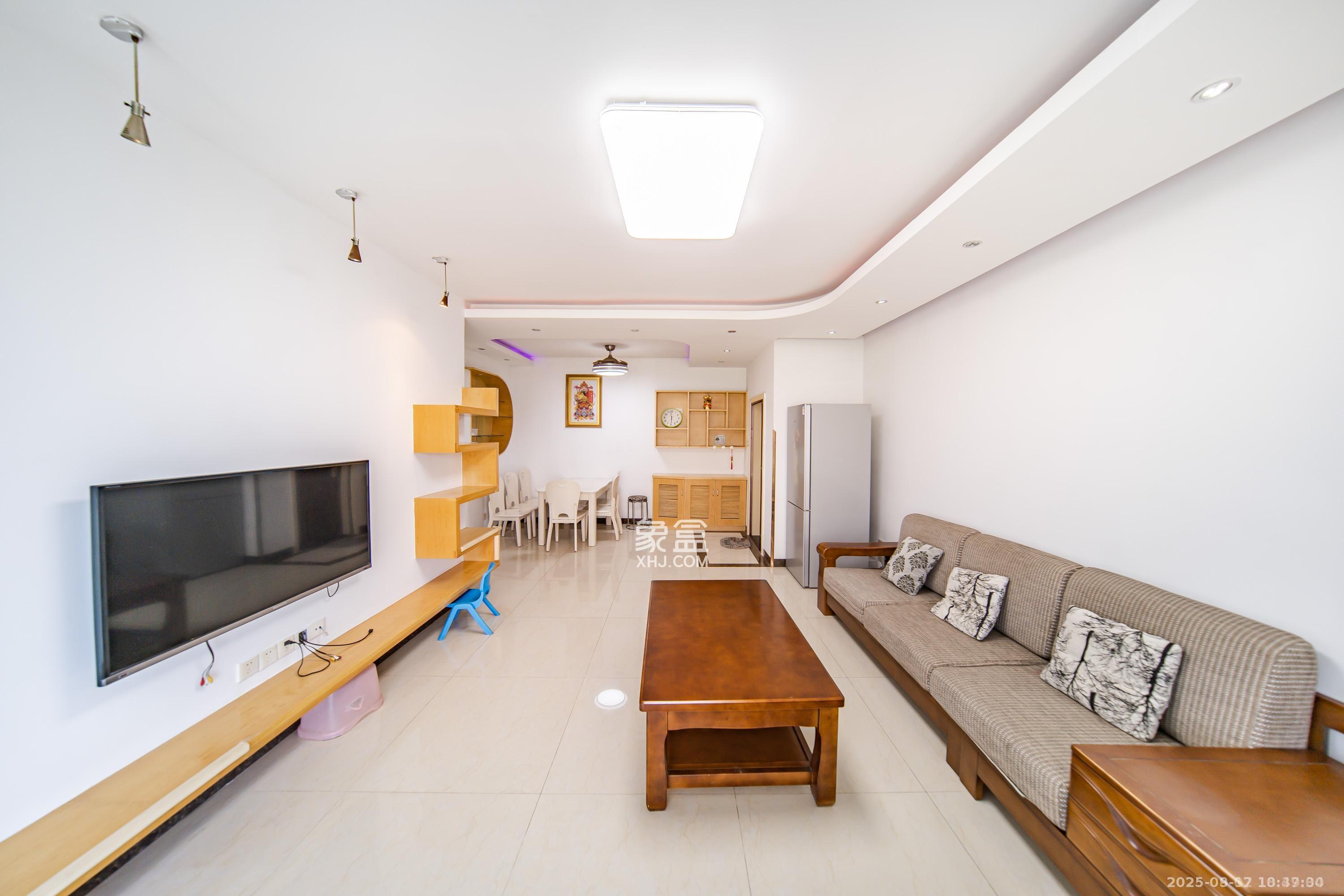 洋湖景园 3室2厅2卫 2800.0元/月 洋湖景园 3室2厅2卫 2800.0元/月室内图