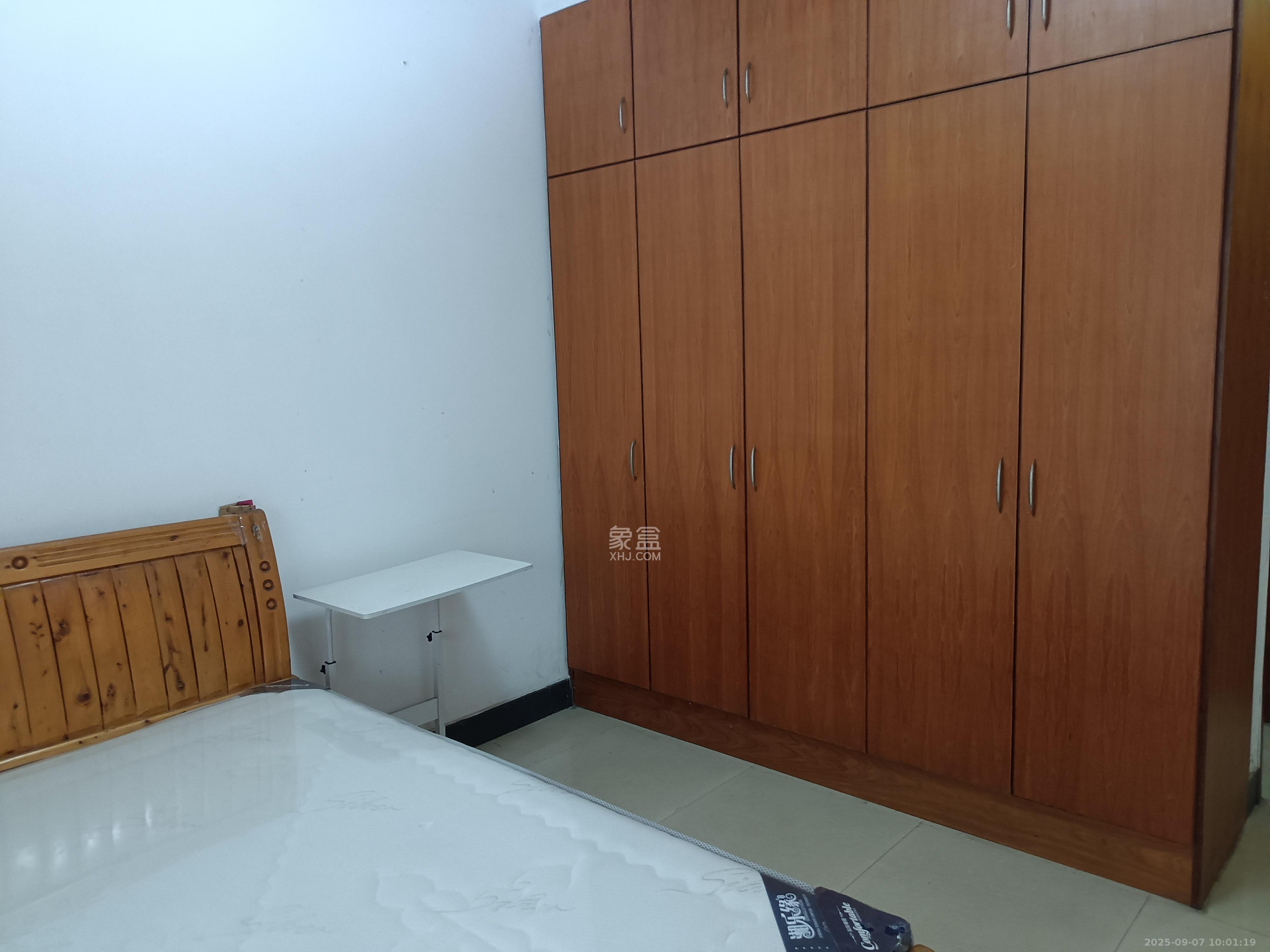 红星农博住宅小区(佳英农博小区)  3室1厅2卫    2200.0元/月 红星农博住宅小区(佳英农博小区)  3室1厅2卫    2200.0元/月室内图1