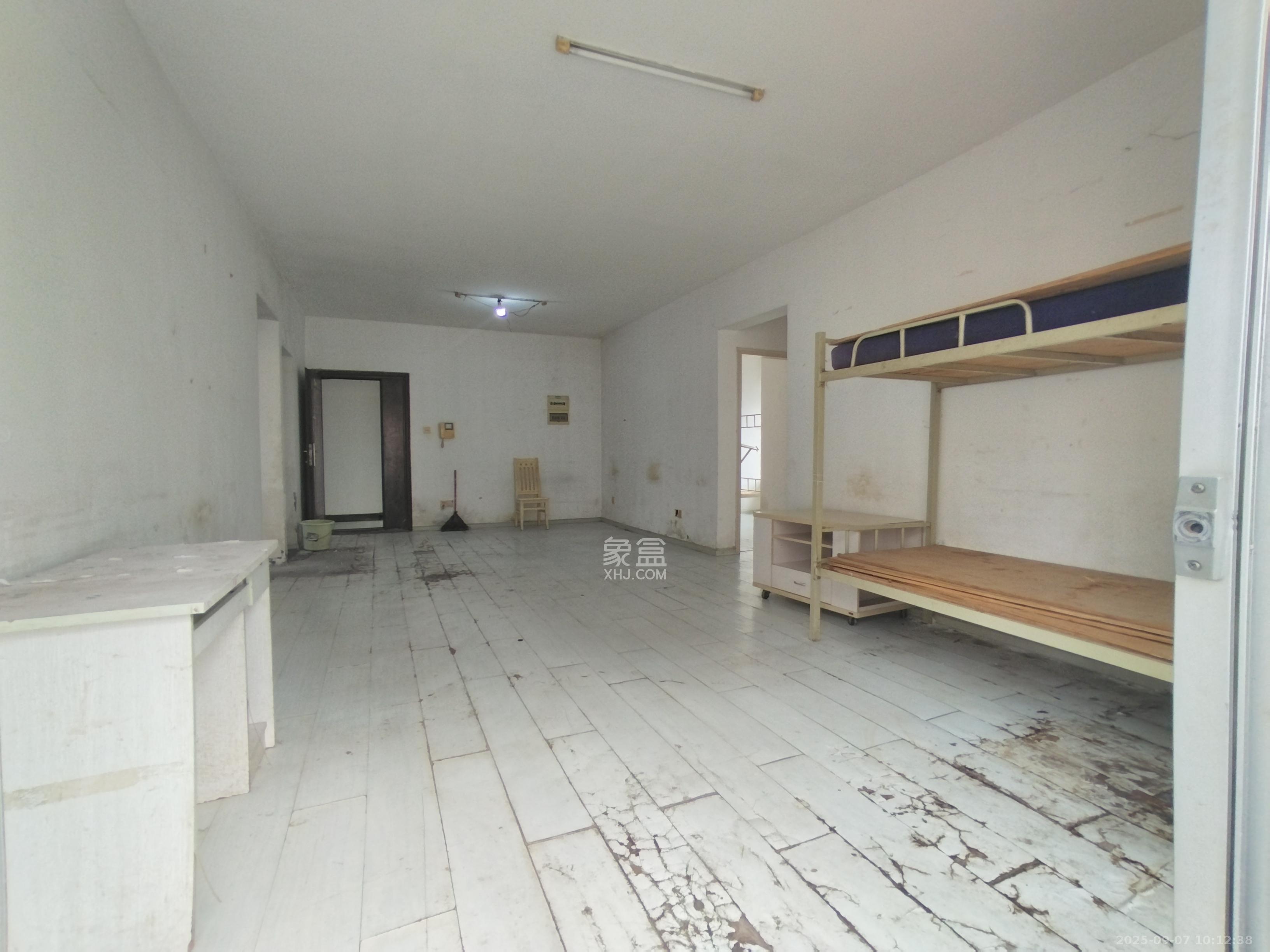 香海西岸 3室2厅1卫 2000.0元/月 香海西岸 3室2厅1卫 2000.0元/月室内图